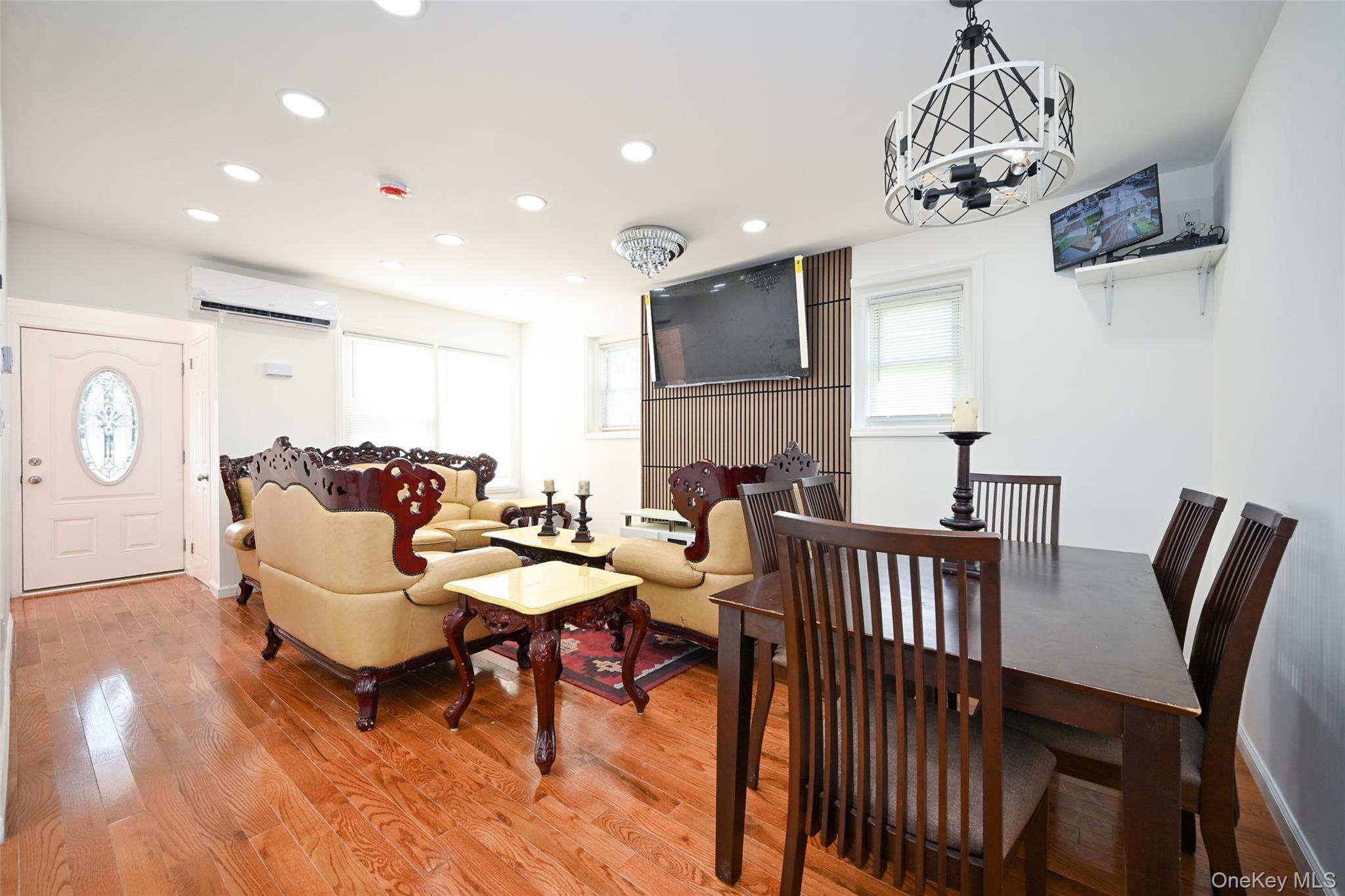 Single Family 199th Street  Queens, NY 11412, MLS-1048313-6
