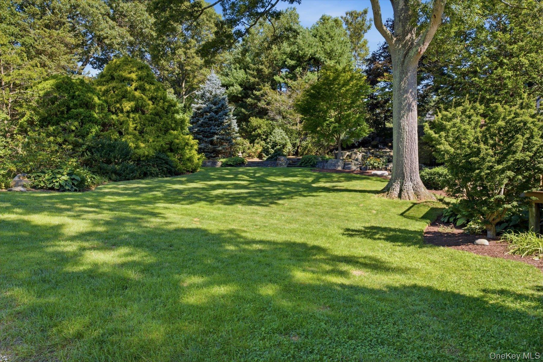 Single Family Pulaski Road  Suffolk County, NY 11740, MLS-1048390-23