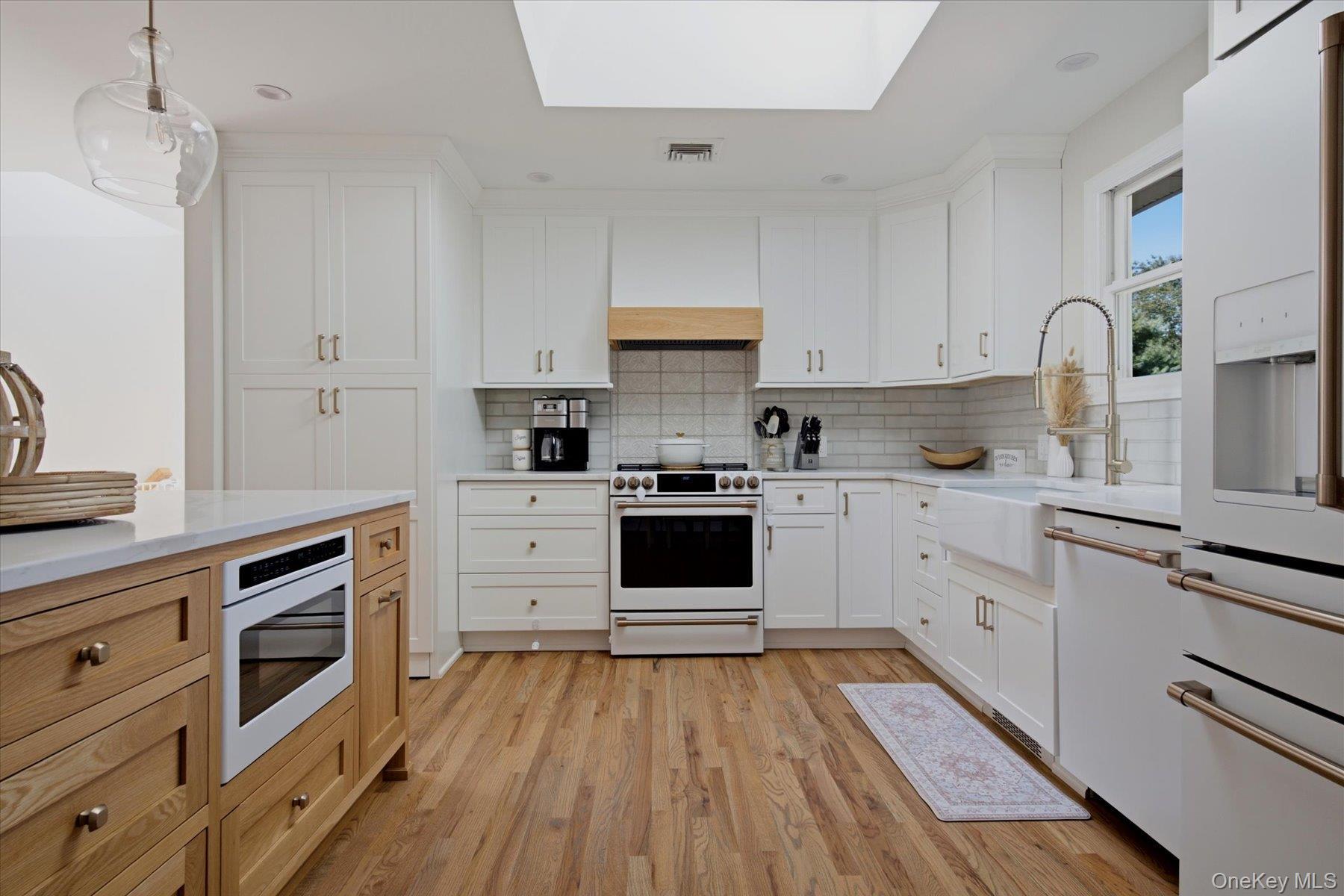 Single Family Pulaski Road  Suffolk County, NY 11740, MLS-1048390-9