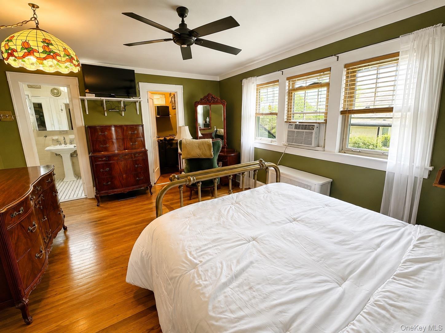 Single Family Cronston Avenue Queens, NY 11694, MLS-1048400-21