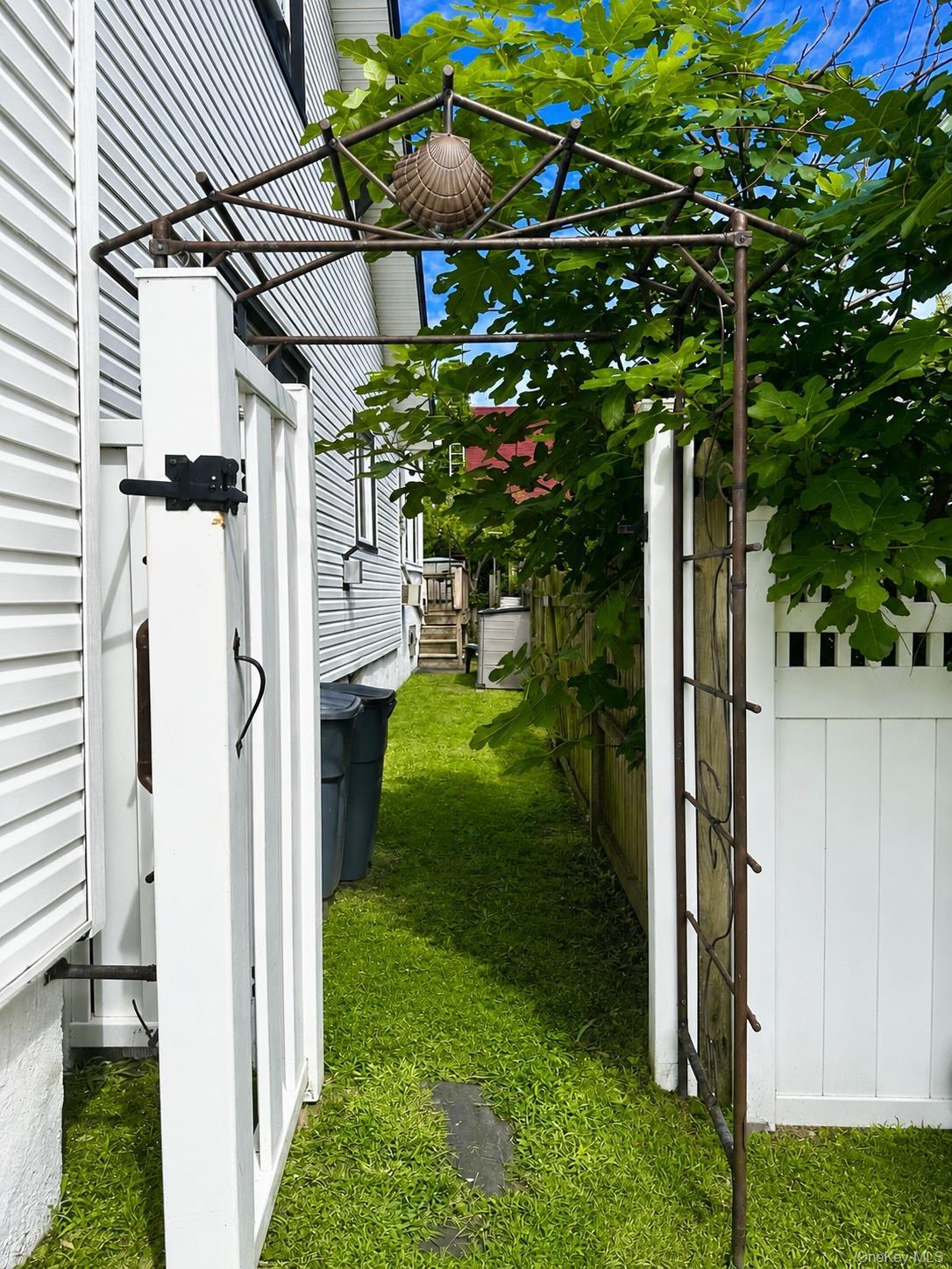 Single Family Cronston Avenue Queens, NY 11694, MLS-1048400-26