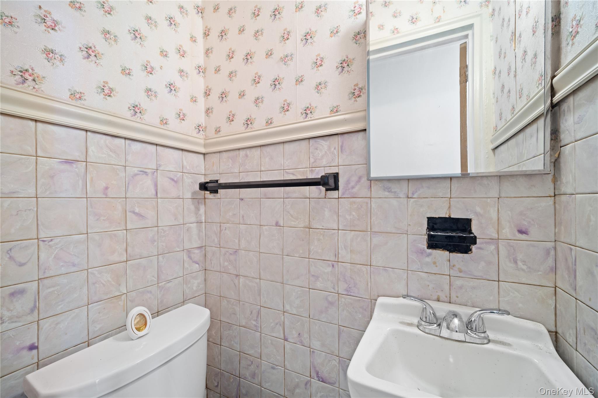 Single Family E 217th Street  Bronx, NY 10469, MLS-1048409-14