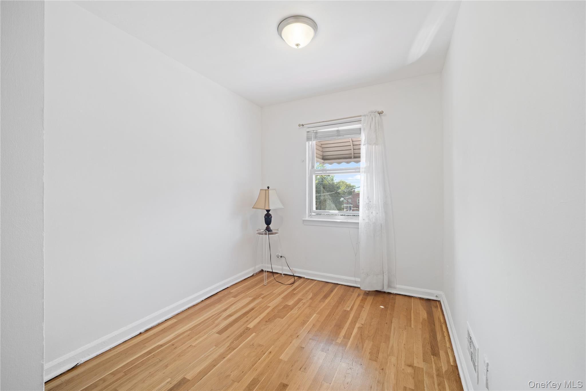 Single Family E 217th Street  Bronx, NY 10469, MLS-1048409-15