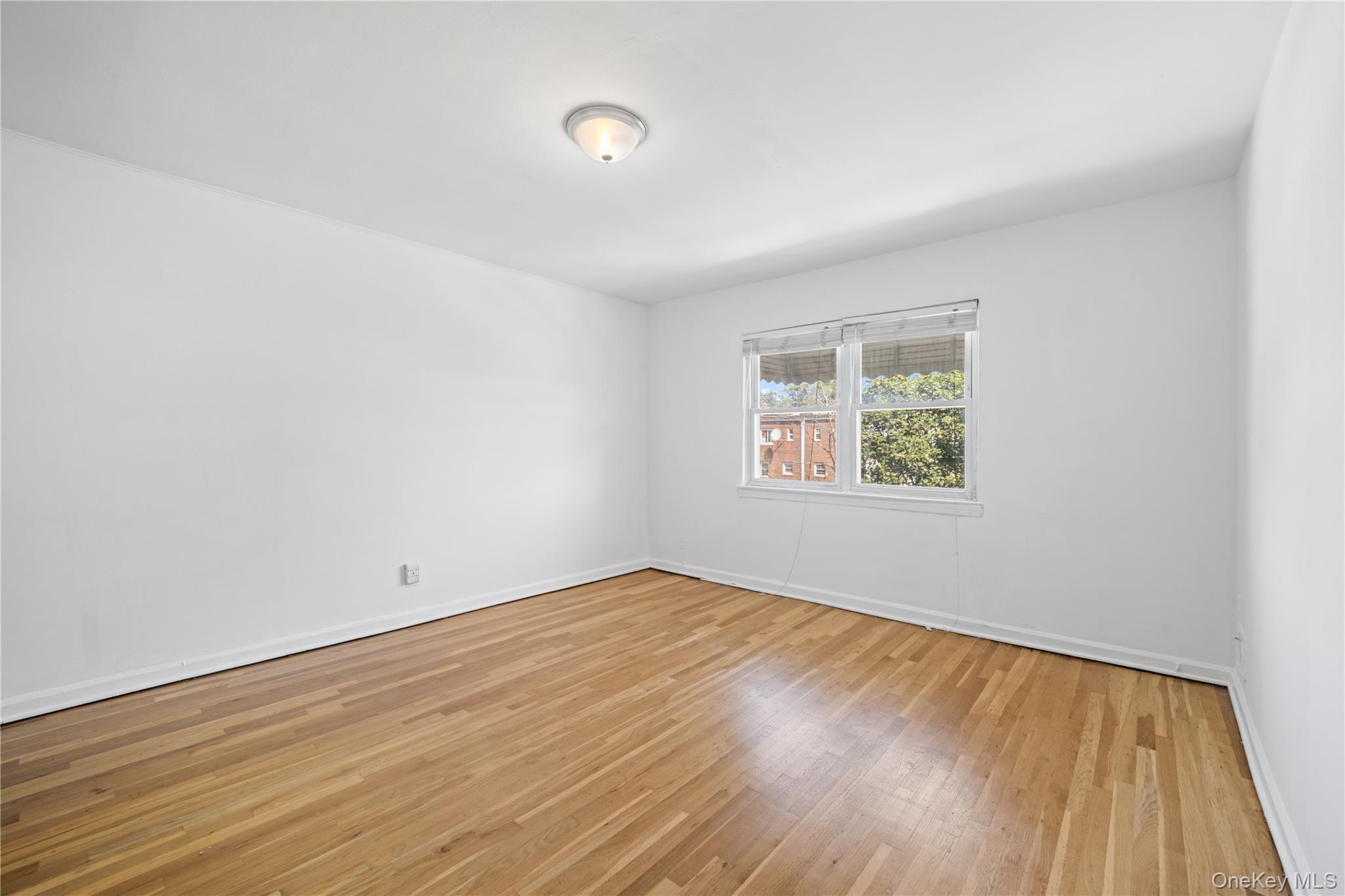 Single Family E 217th Street  Bronx, NY 10469, MLS-1048409-20
