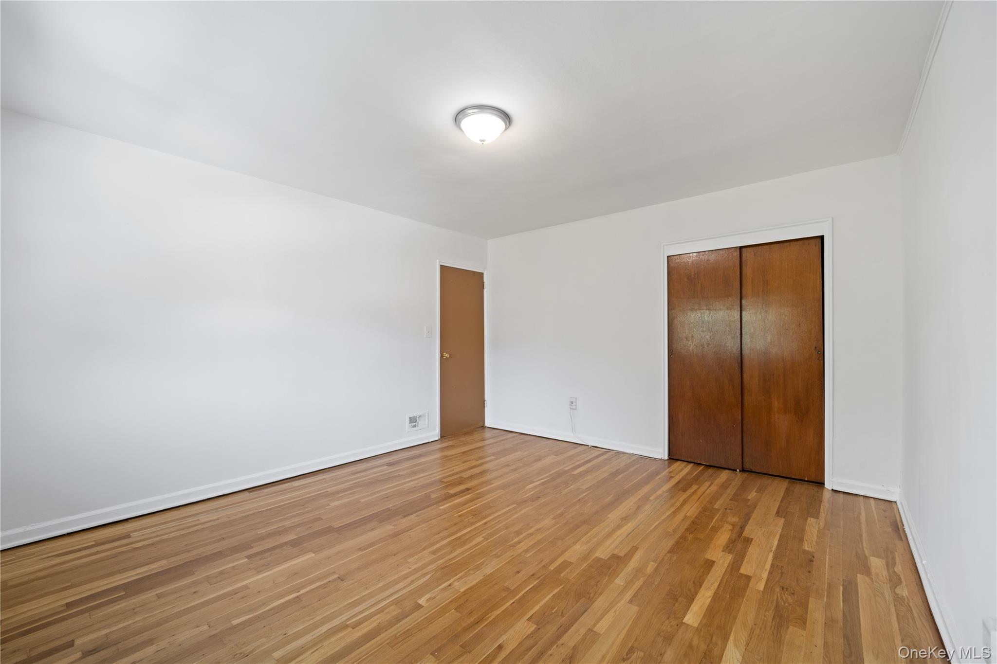 Single Family E 217th Street  Bronx, NY 10469, MLS-1048409-21