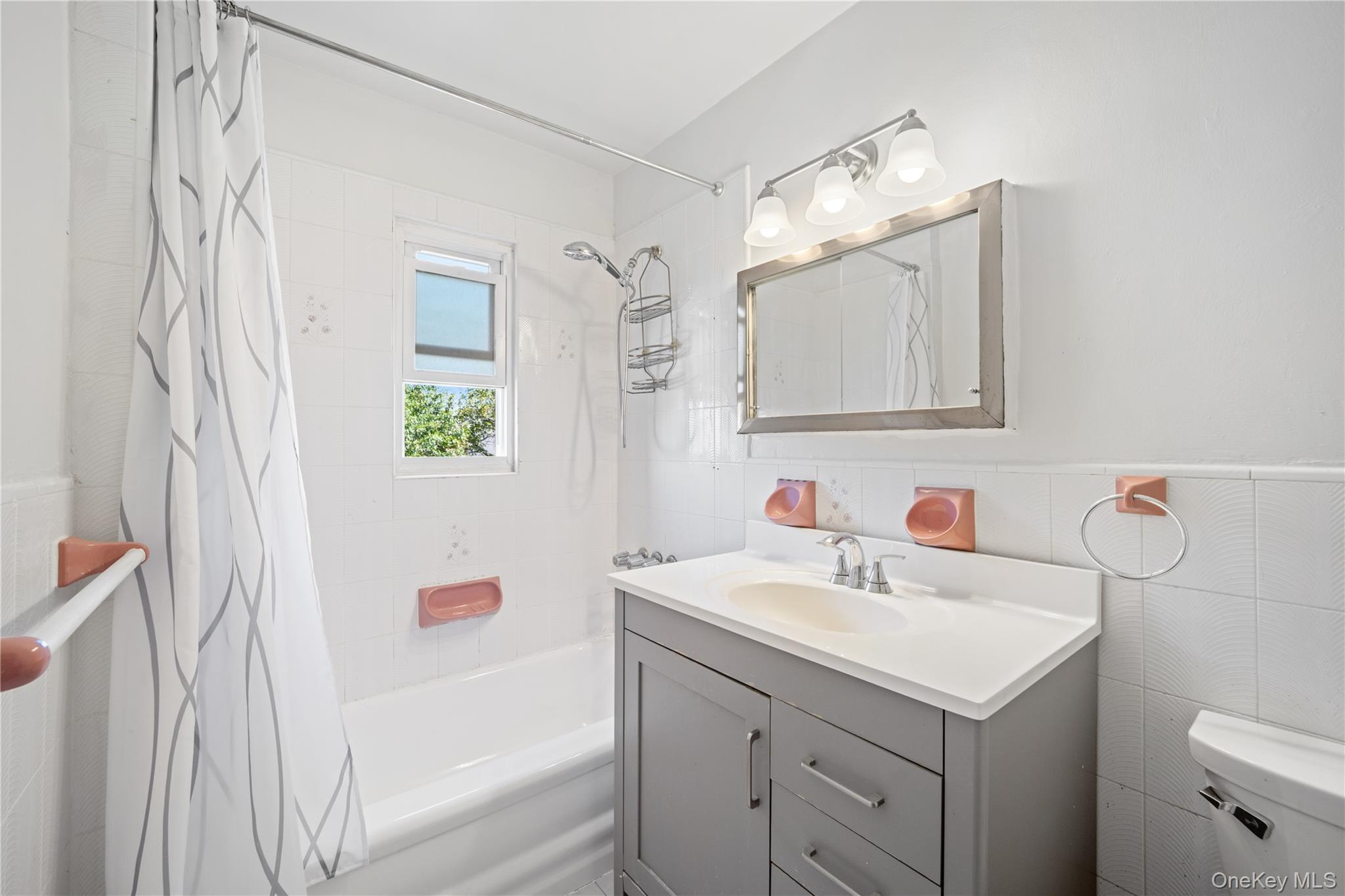 Single Family E 217th Street  Bronx, NY 10469, MLS-1048409-22