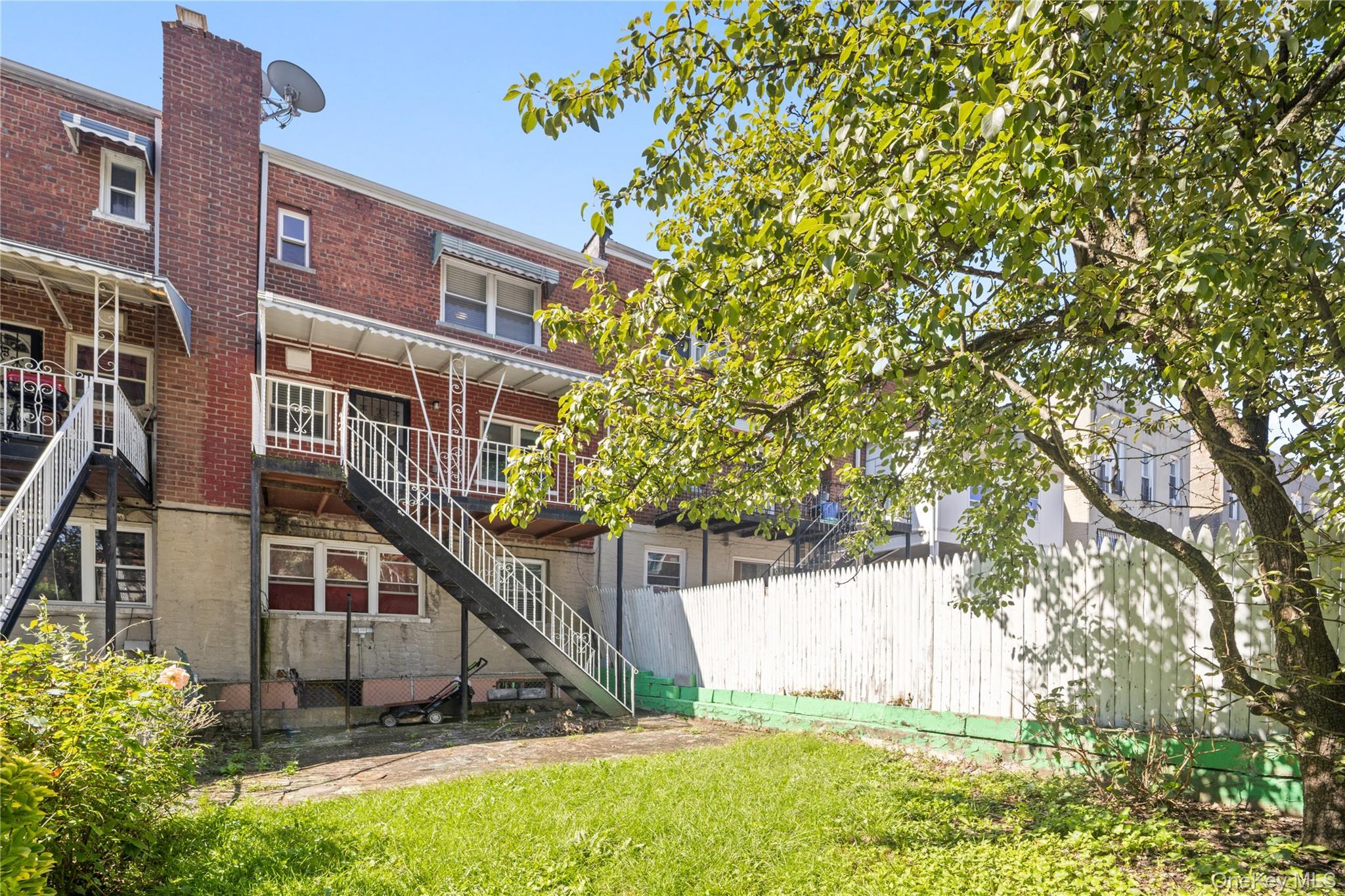 Single Family E 217th Street  Bronx, NY 10469, MLS-1048409-3