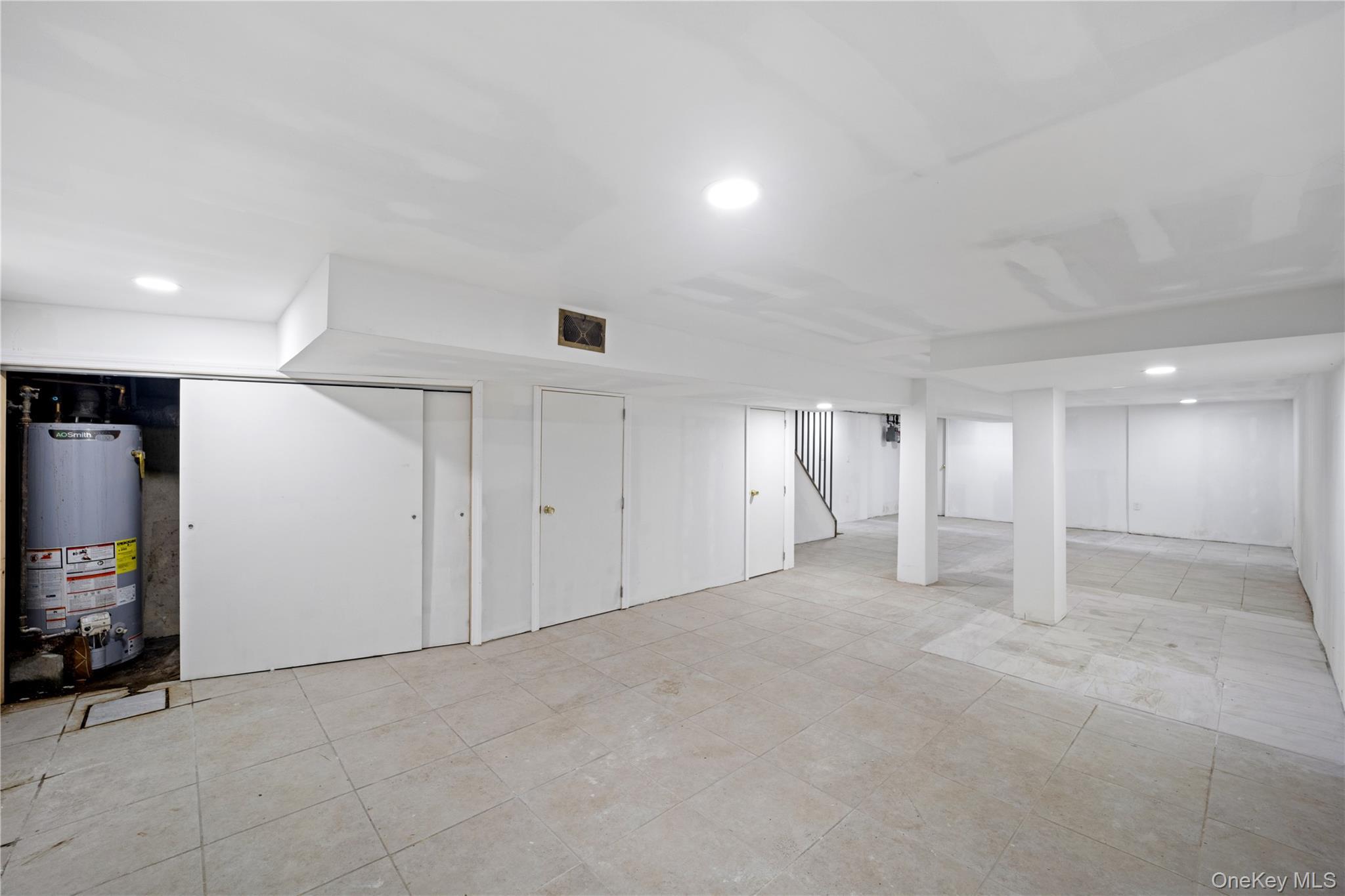 Single Family E 217th Street  Bronx, NY 10469, MLS-1048409-6