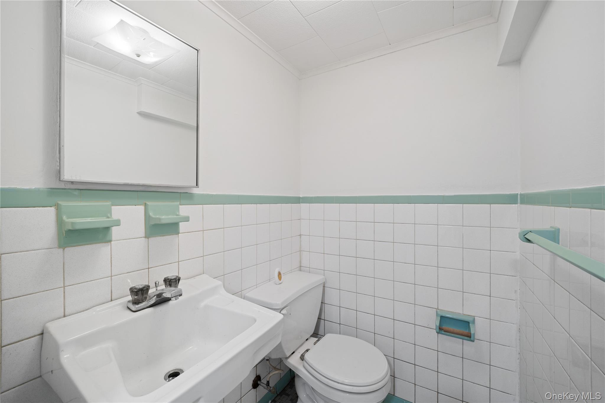 Single Family E 217th Street  Bronx, NY 10469, MLS-1048409-7