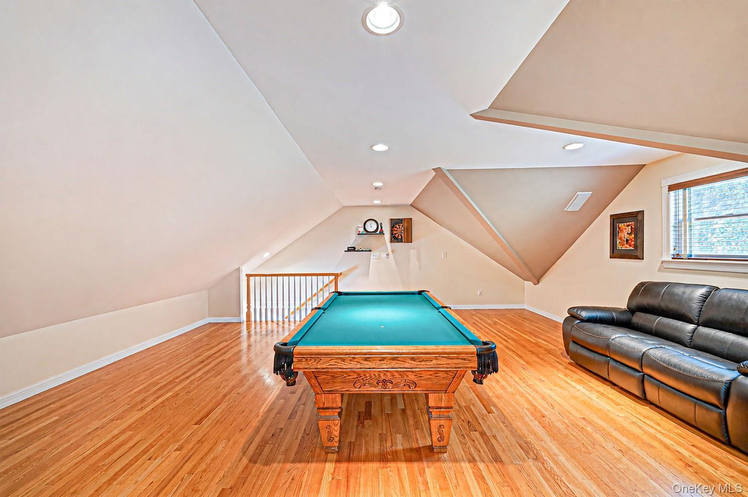 Single Family Holly Lane Suffolk County, NY 11780, MLS-1048497-27