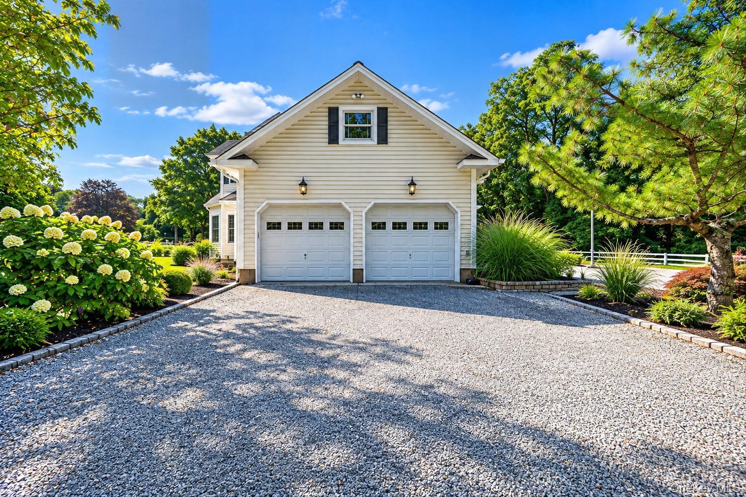 Single Family Holly Lane Suffolk County, NY 11780, MLS-1048497-4