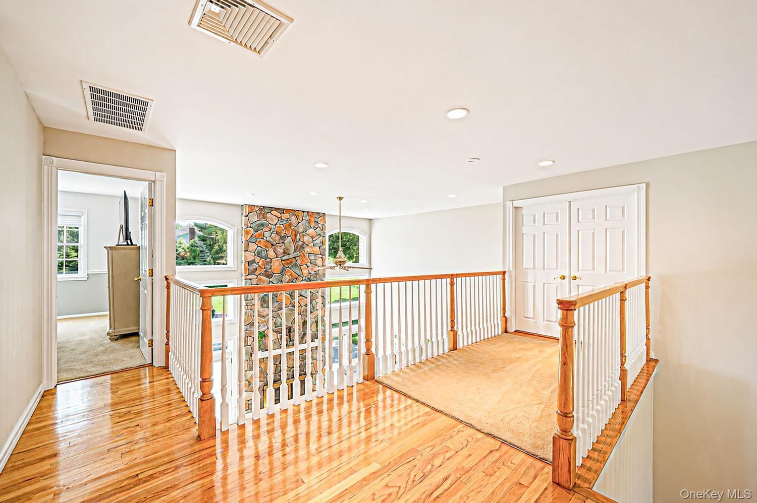 Single Family Holly Lane Suffolk County, NY 11780, MLS-1048497-8