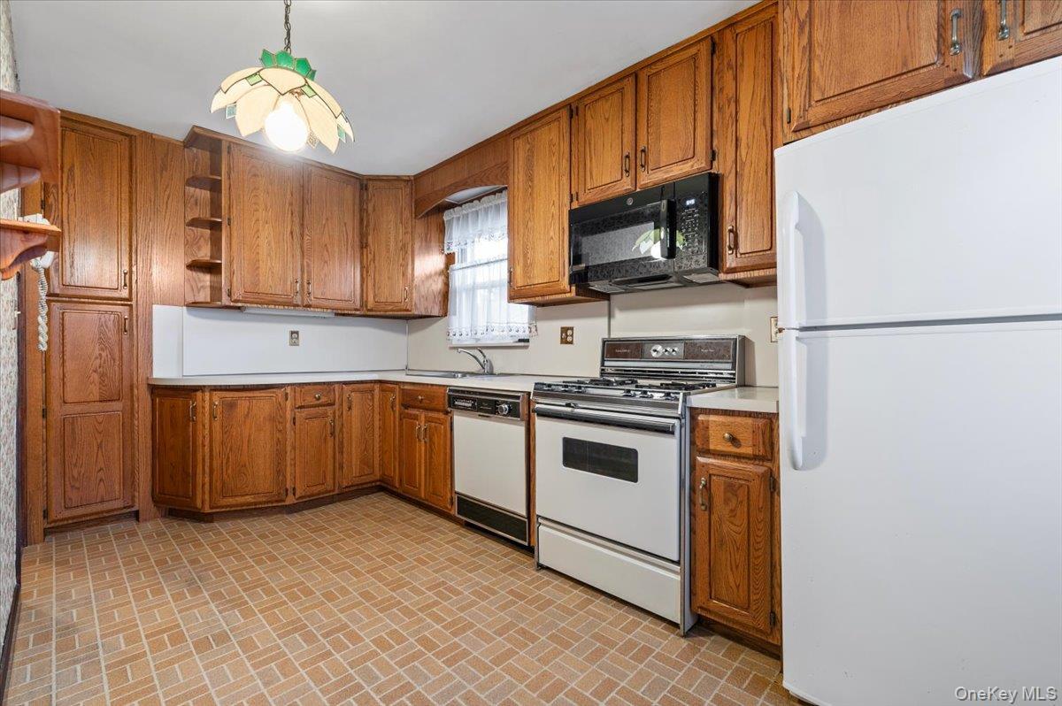 Single Family Hewlett Street  Queens, NY 11040, MLS-1048498-11