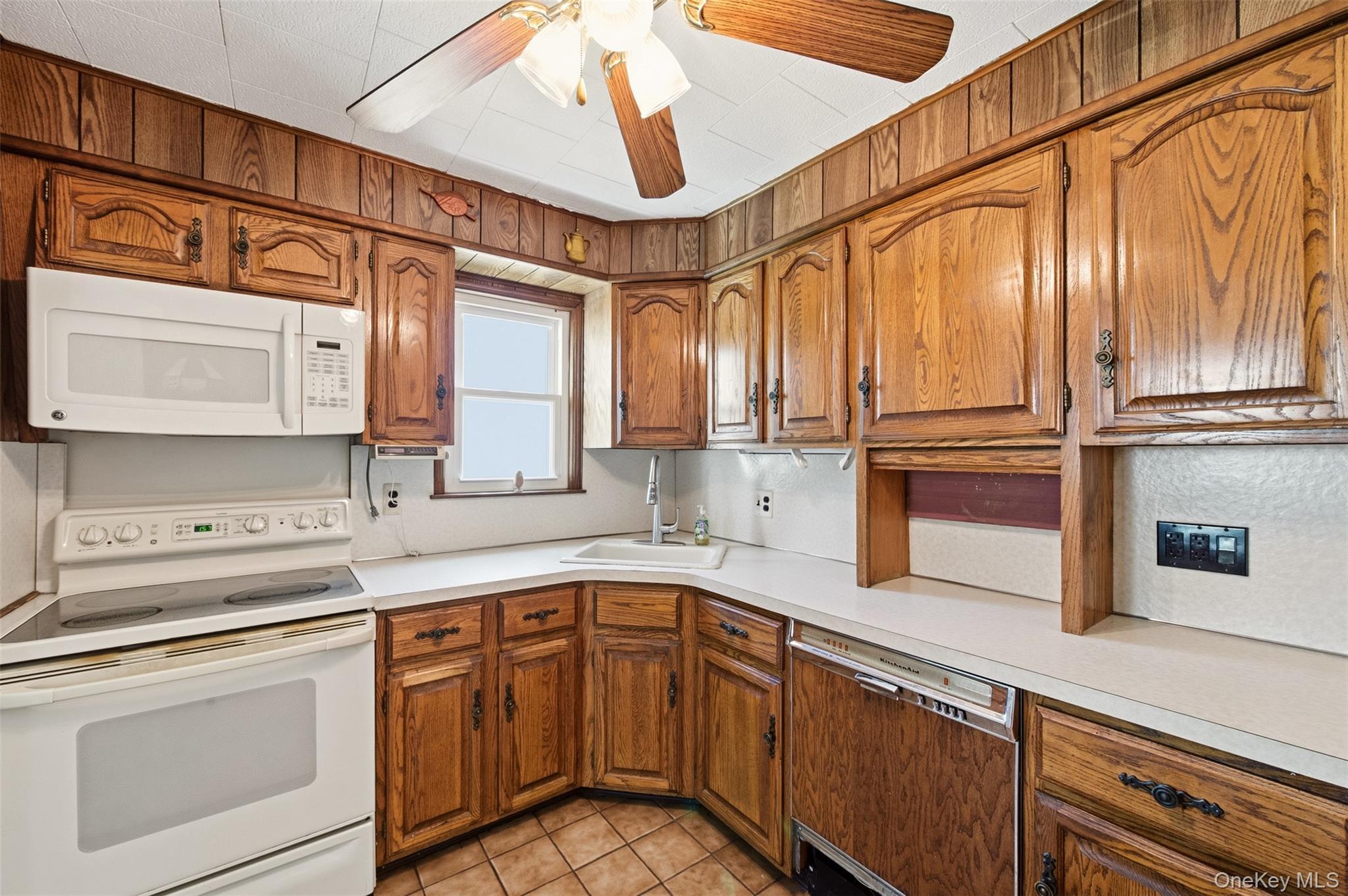 Single Family 3rd Street  Nassau County, NY 11554, MLS-1048501-16