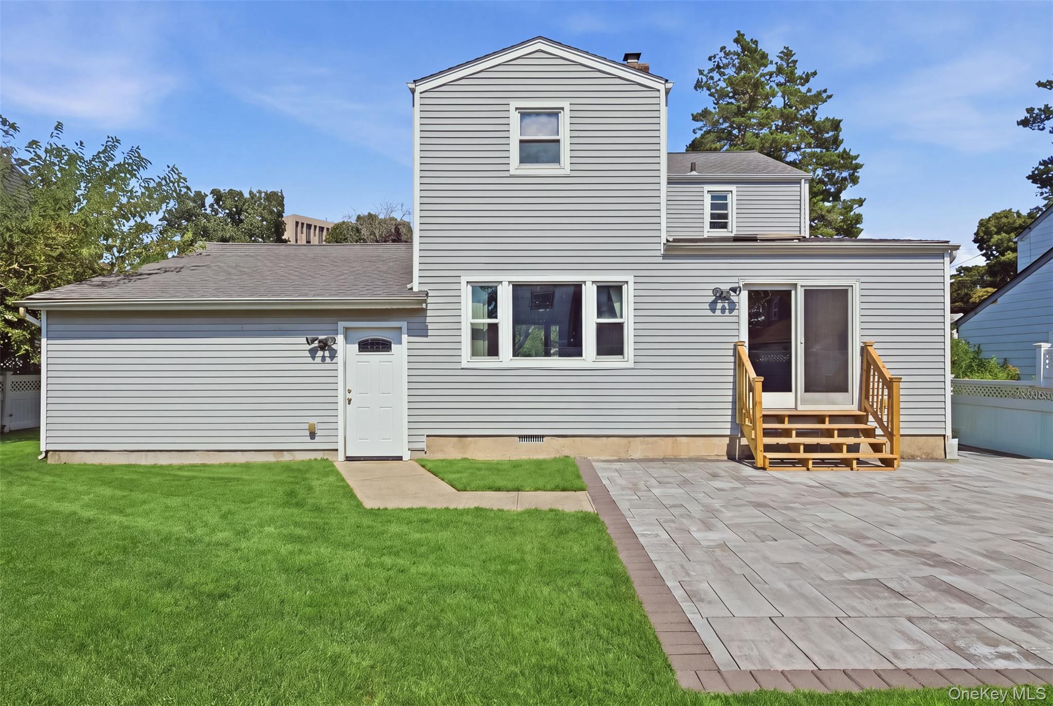 Single Family 3rd Street  Nassau County, NY 11554, MLS-1048501-29