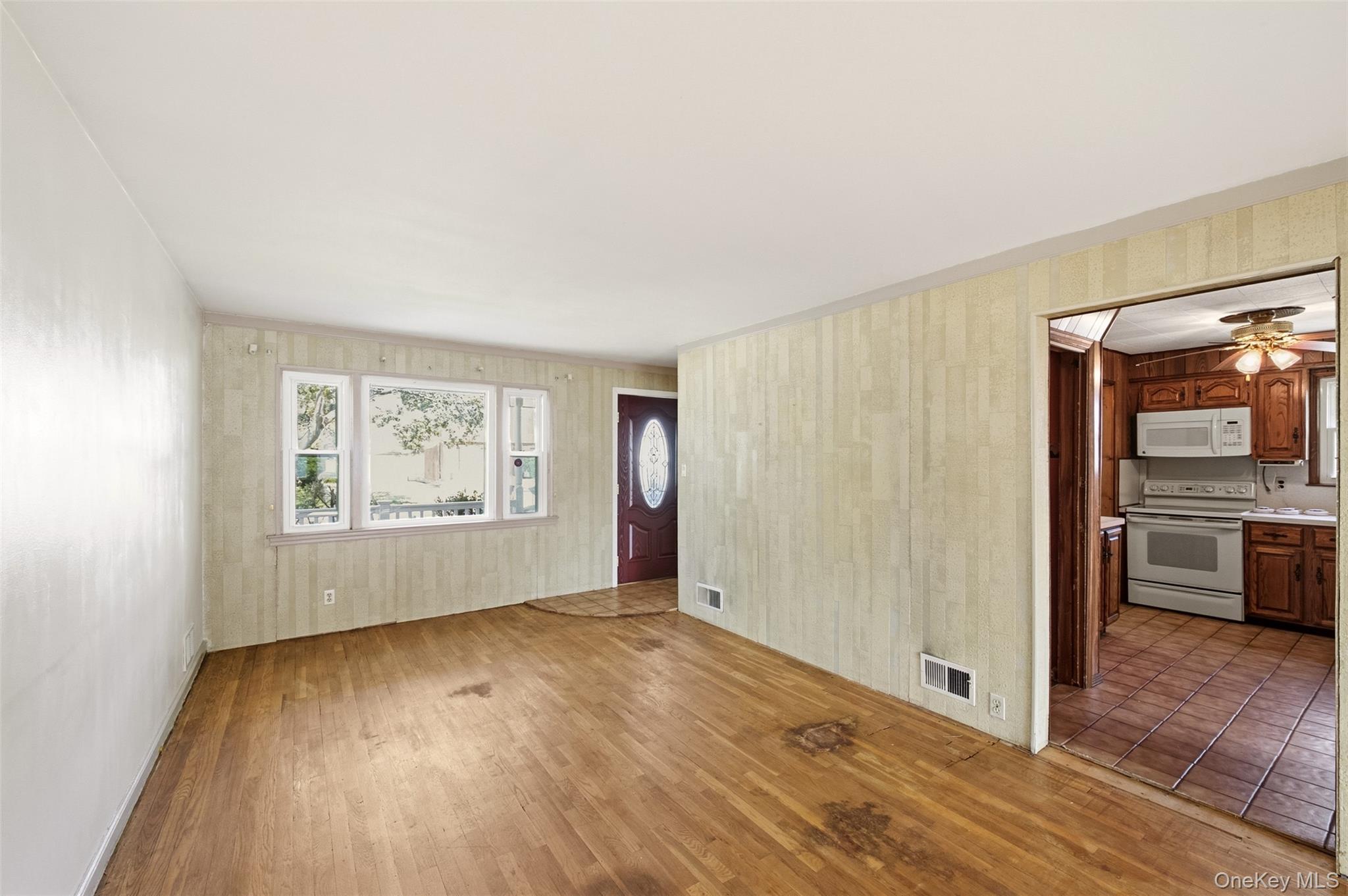 Single Family 3rd Street  Nassau County, NY 11554, MLS-1048501-6