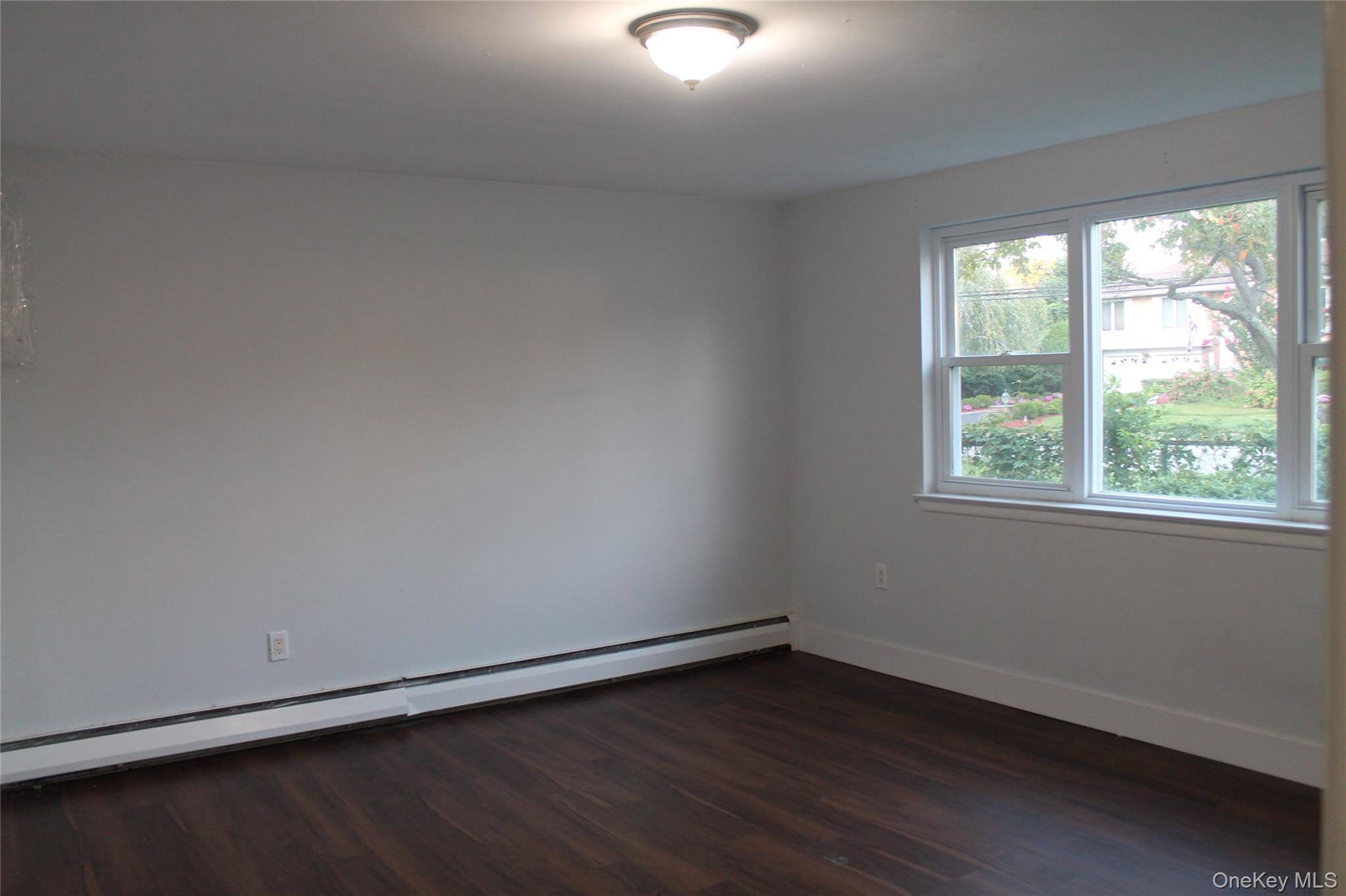 Single Family Yale Avenue  Suffolk County, NY 11769, MLS-1048517-13