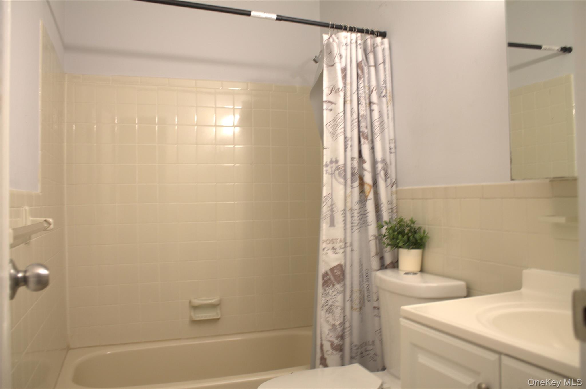 Single Family Yale Avenue  Suffolk County, NY 11769, MLS-1048517-17