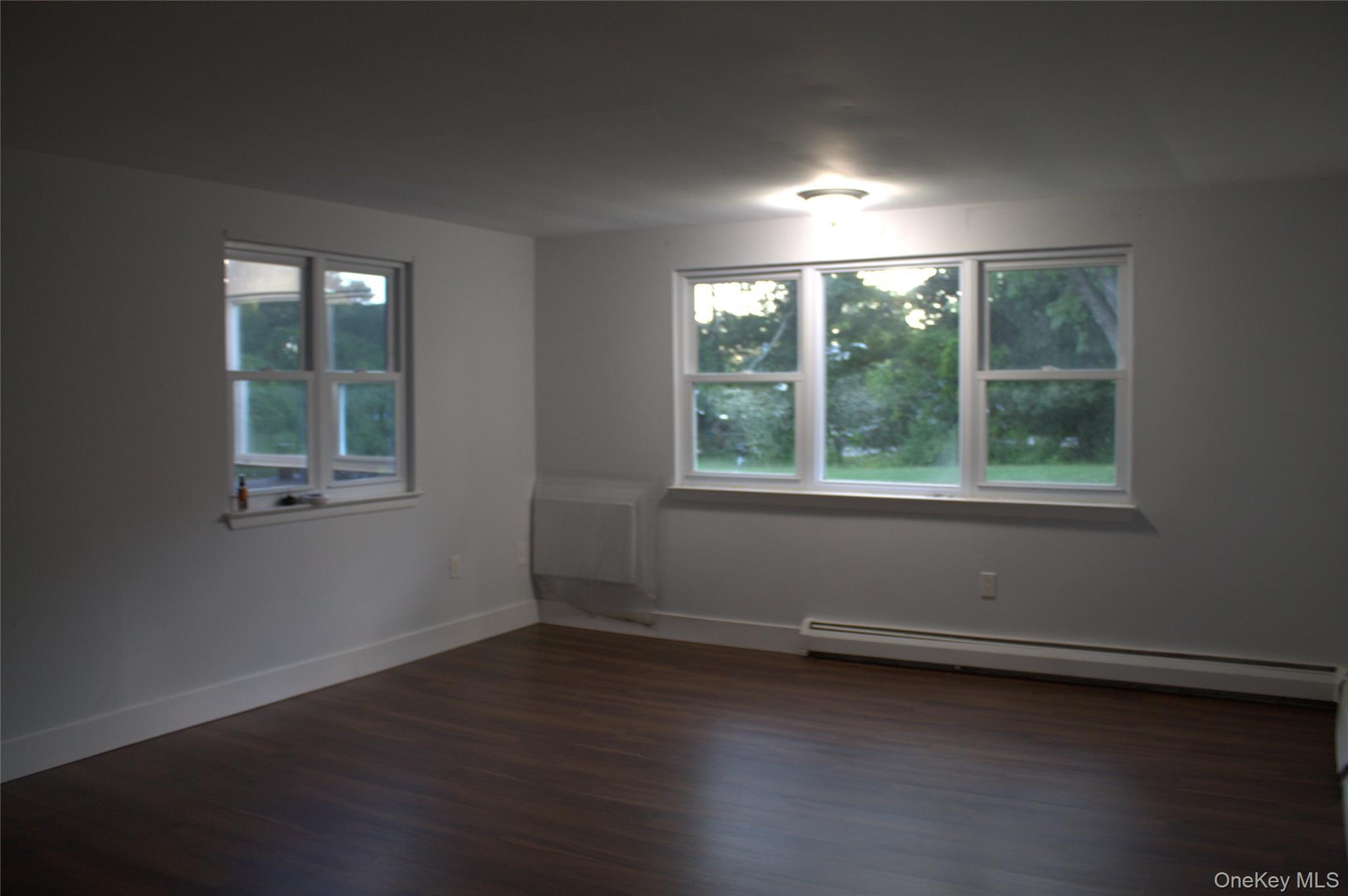 Single Family Yale Avenue  Suffolk County, NY 11769, MLS-1048517-8