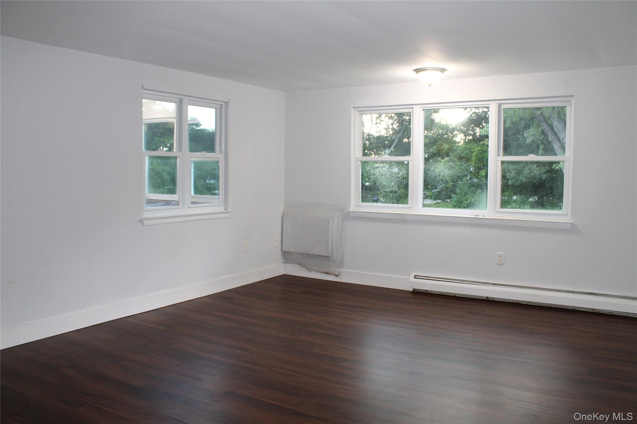 Single Family Yale Avenue  Suffolk County, NY 11769, MLS-1048517-9