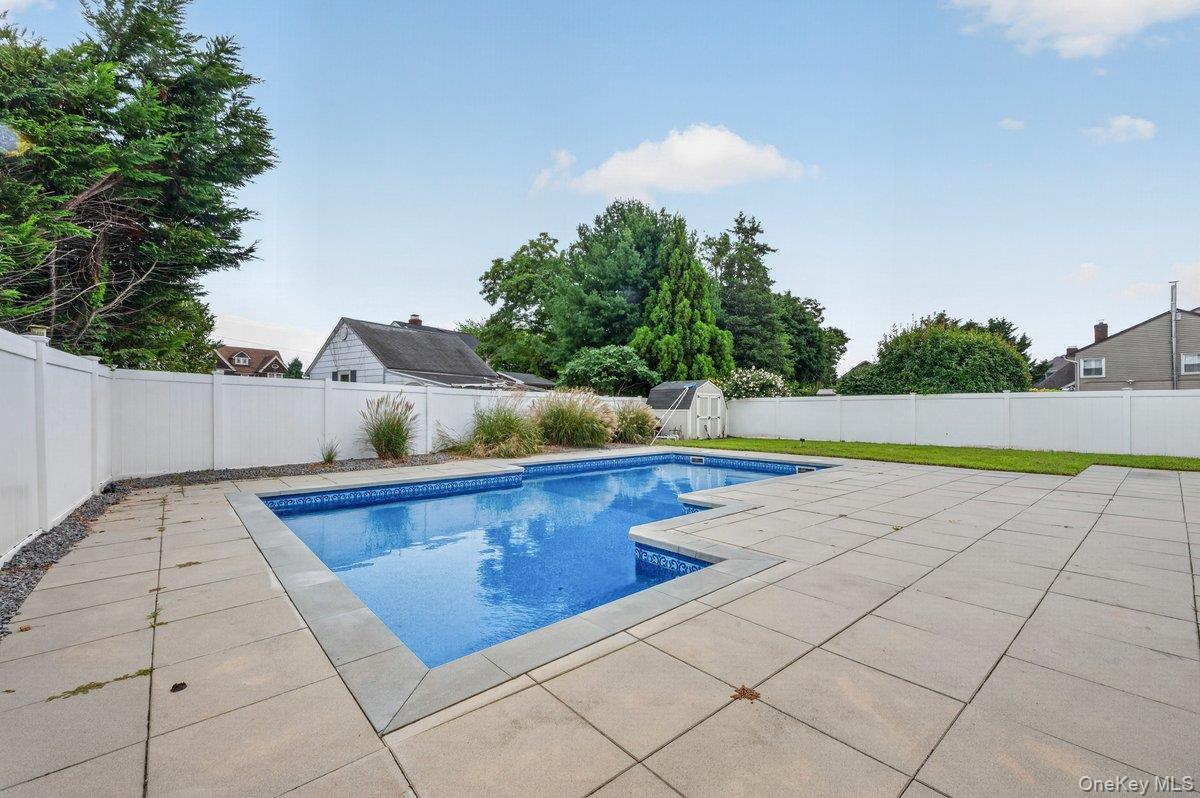 Single Family Carleton Avenue  Suffolk County, NY 11701, MLS-1048520-15