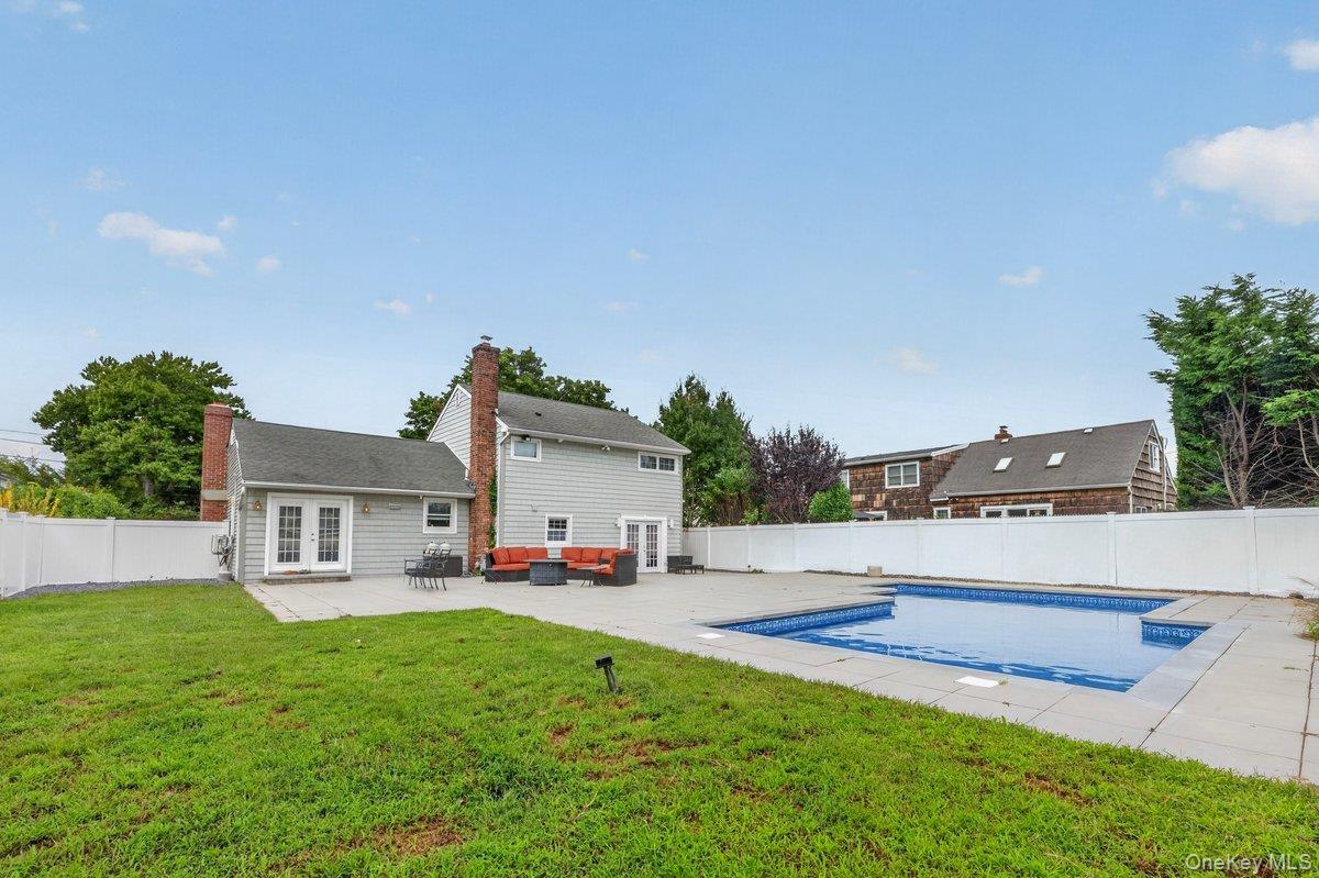 Single Family Carleton Avenue  Suffolk County, NY 11701, MLS-1048520-16