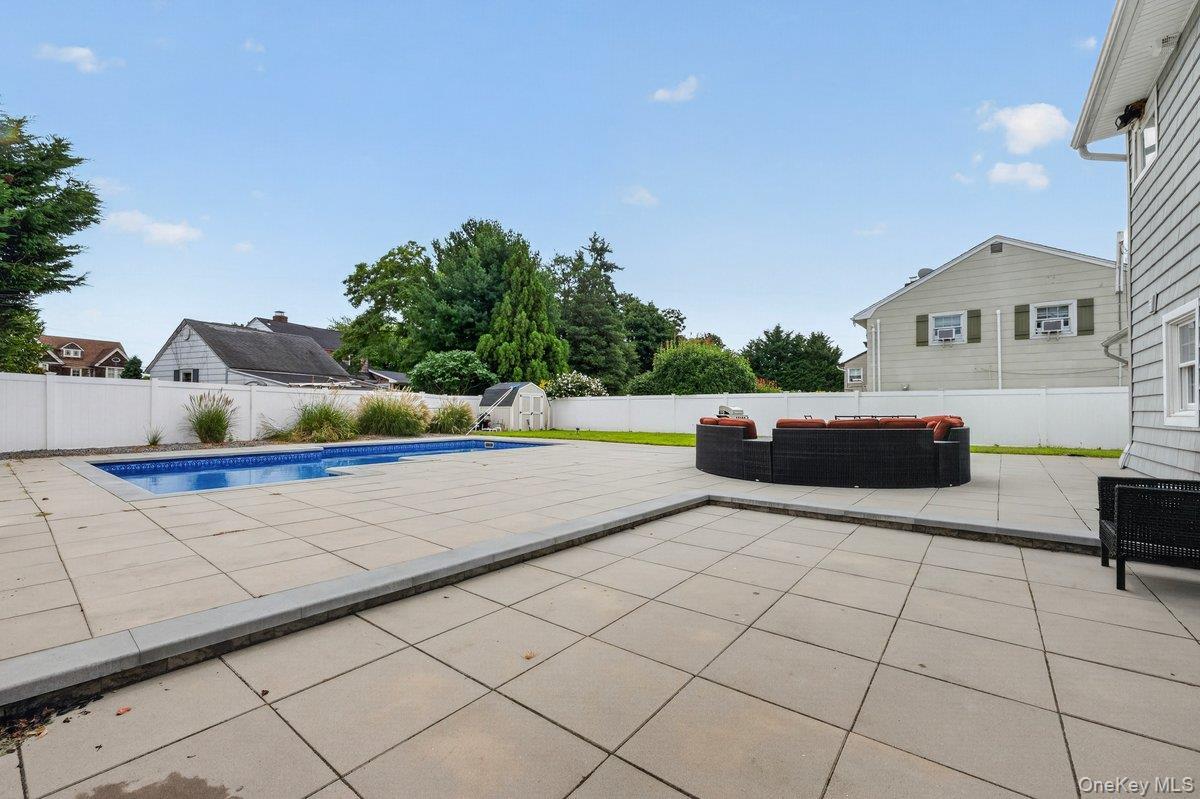 Single Family Carleton Avenue  Suffolk County, NY 11701, MLS-1048520-17