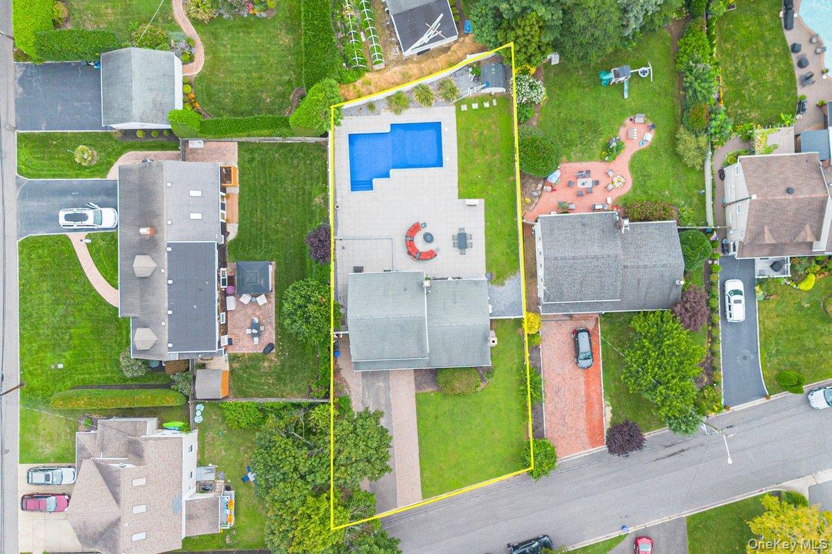 Single Family Carleton Avenue  Suffolk County, NY 11701, MLS-1048520-25