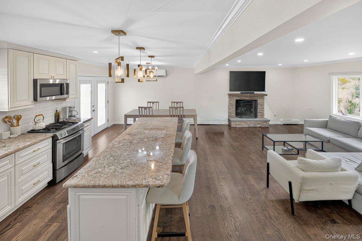 Single Family Carleton Avenue  Suffolk County, NY 11701, MLS-1048520-4