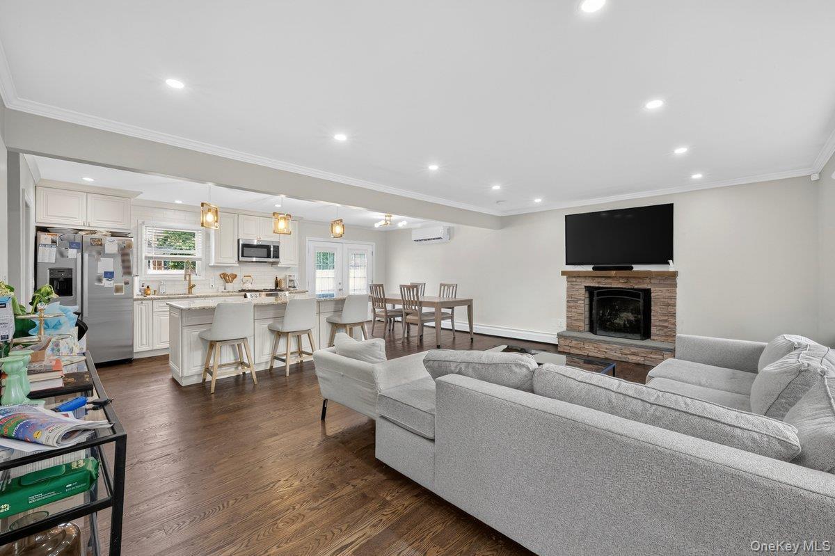 Single Family Carleton Avenue  Suffolk County, NY 11701, MLS-1048520-6