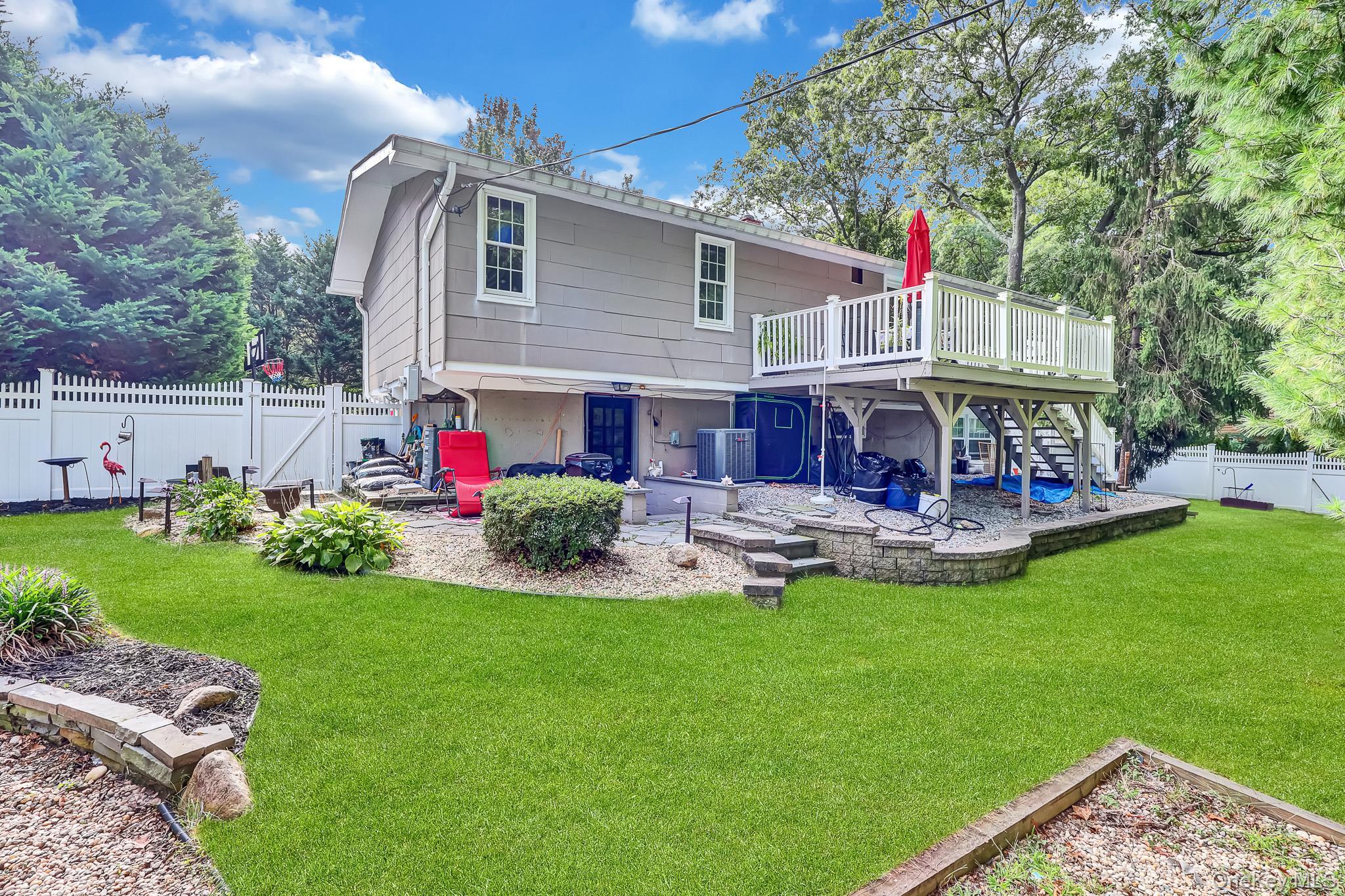 Single Family Cottontail Lane Suffolk County, NY 11733, MLS-1048542-23