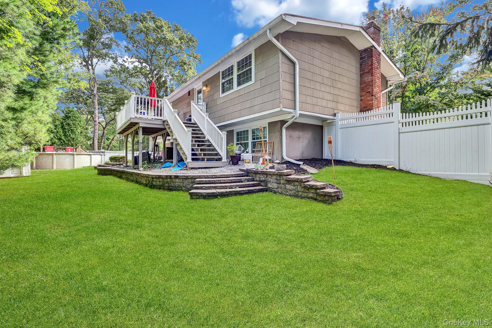 Single Family Cottontail Lane Suffolk County, NY 11733, MLS-1048542-24