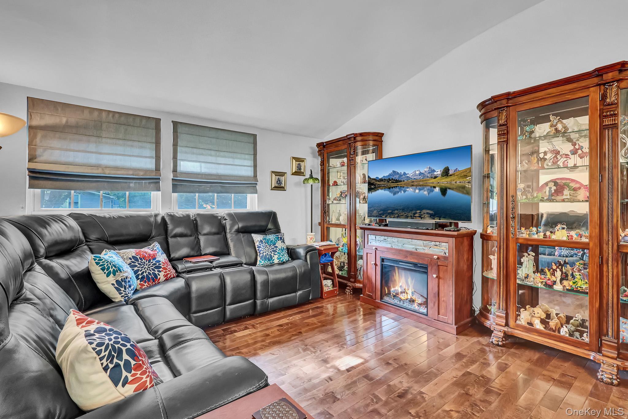 Single Family Cottontail Lane Suffolk County, NY 11733, MLS-1048542-5