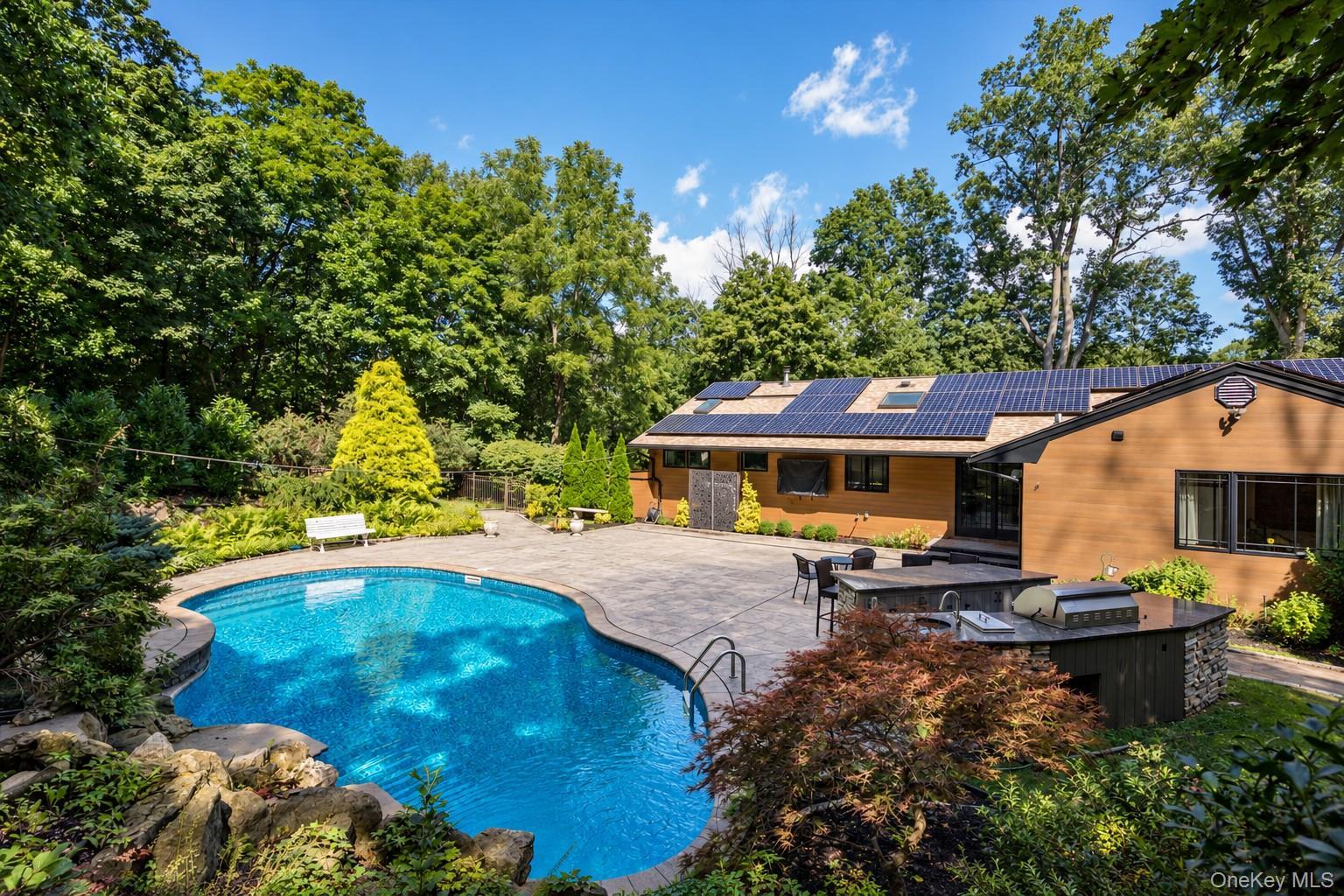 Single Family Tanyard Lane Suffolk County, NY 11743, MLS-1048552-31