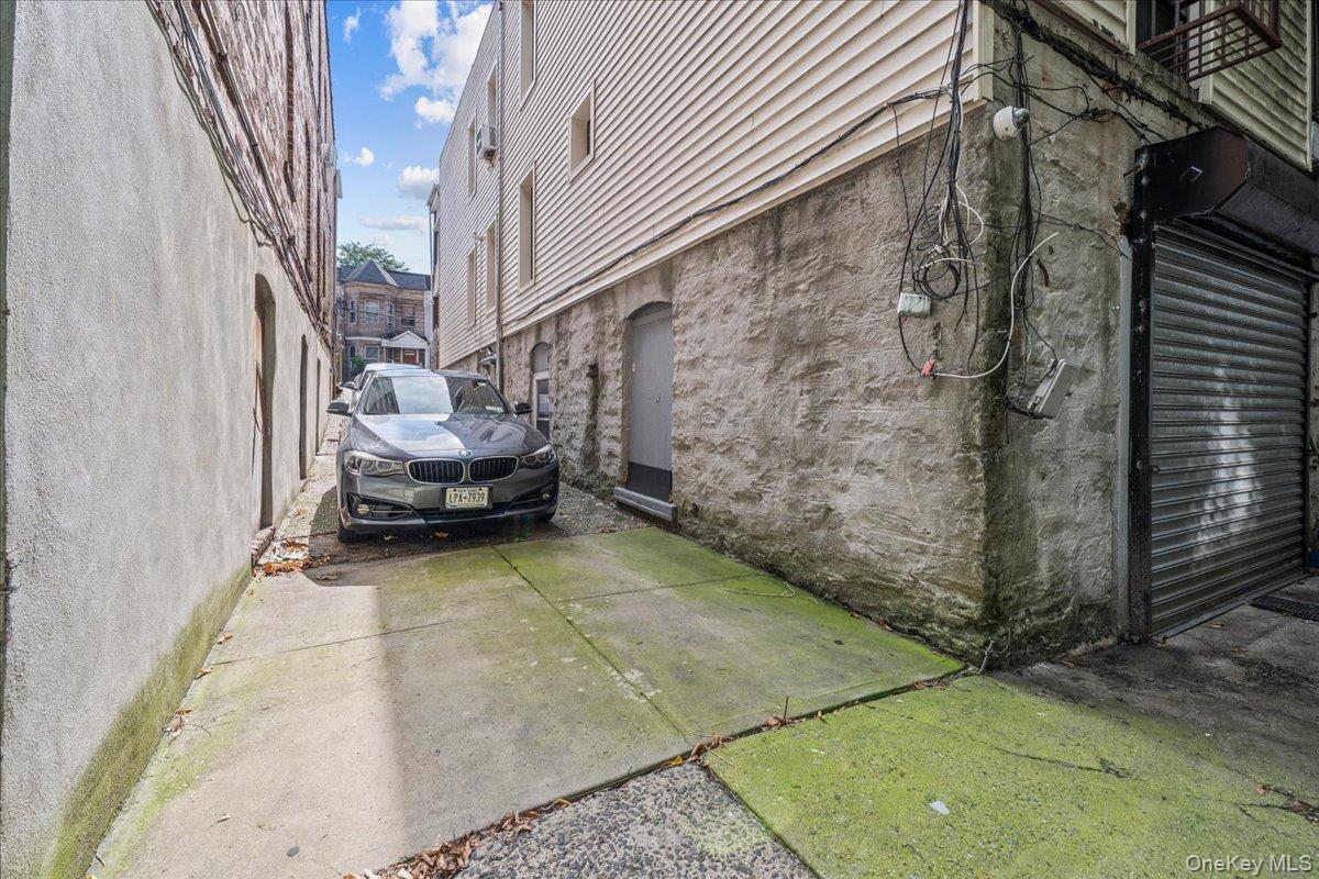 Single Family Plimpton Avenue Bronx, NY 10452, MLS-1048565-16