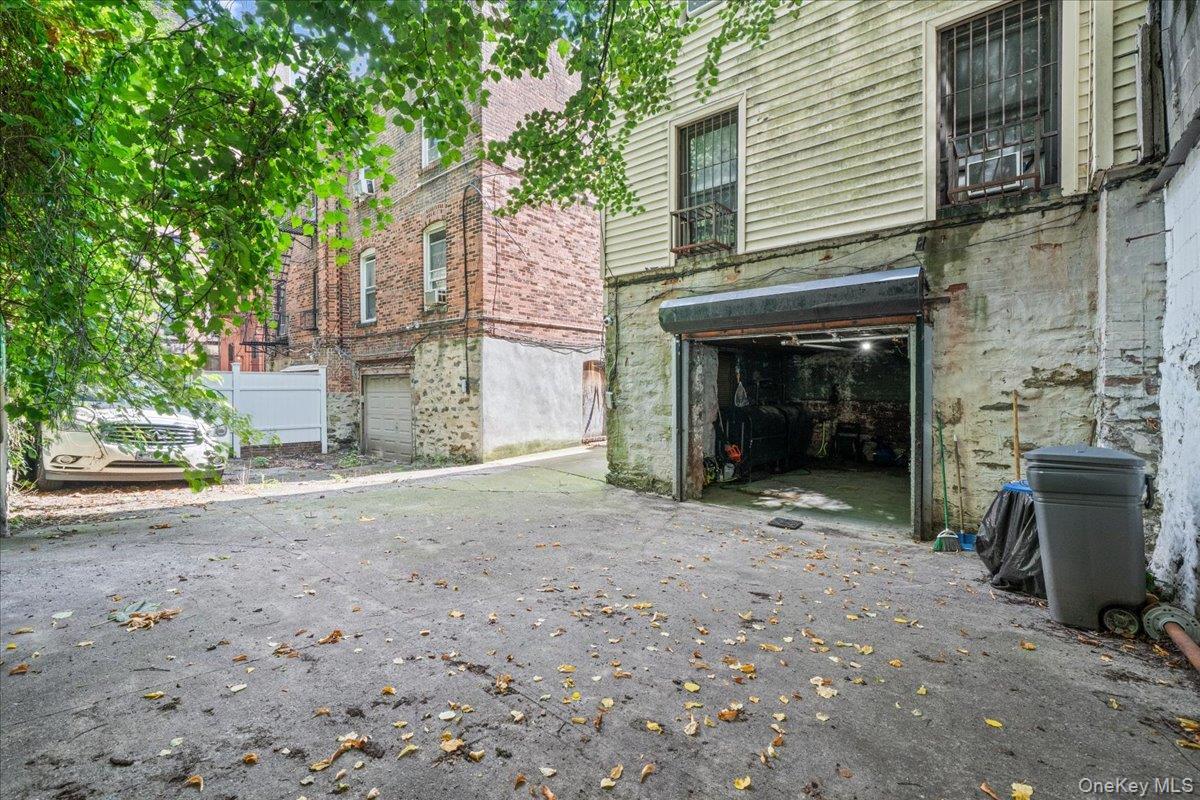 Single Family Plimpton Avenue Bronx, NY 10452, MLS-1048565-17