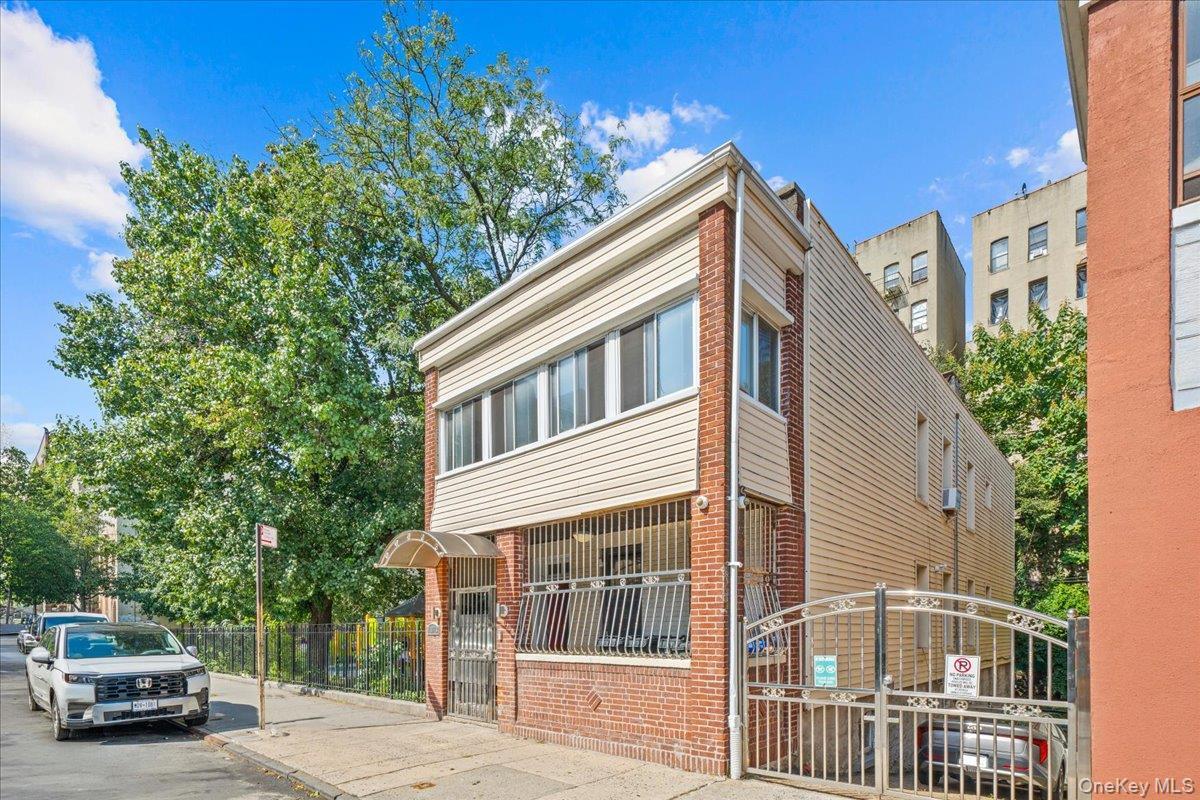 Single Family Plimpton Avenue Bronx, NY 10452, MLS-1048565-2