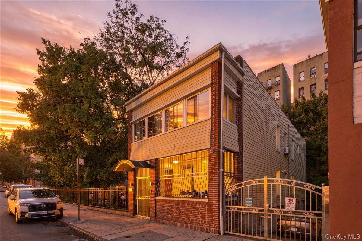 Single Family Plimpton Avenue  Bronx, NY 10452, MLS-1048565-20