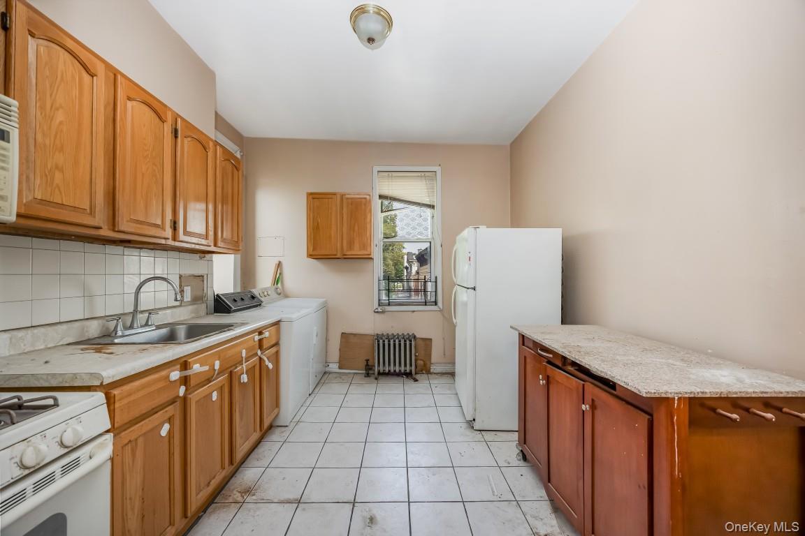Single Family Fulton Street Brooklyn, NY 11207, MLS-1048587-15