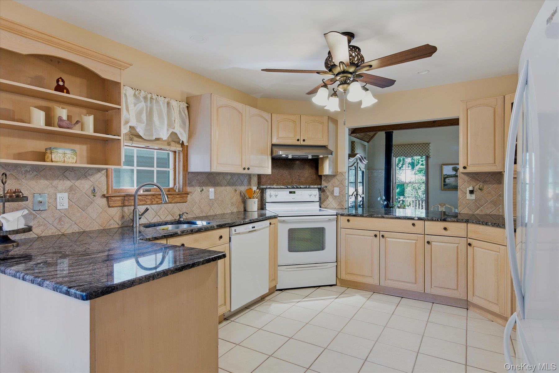 Single Family Sylvan Lane Suffolk County, NY 11764, MLS-1048589-14
