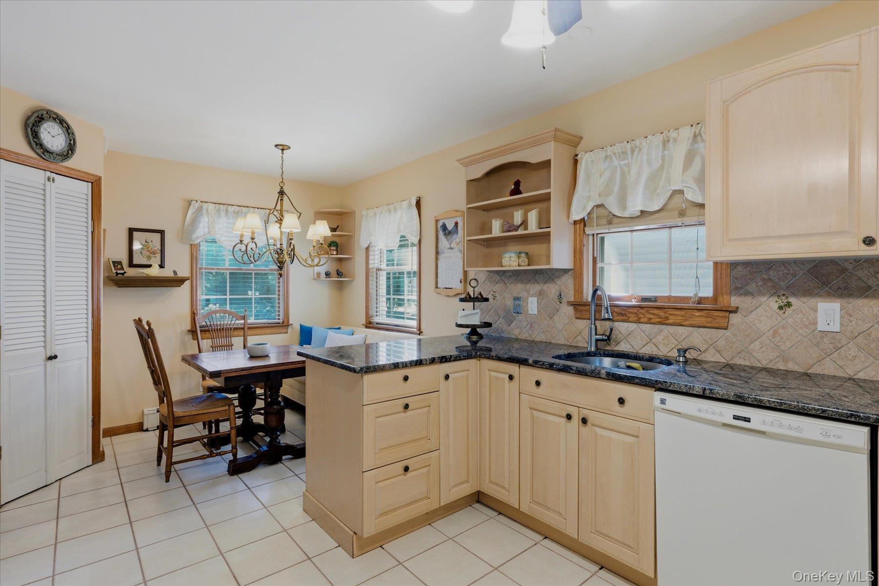 Single Family Sylvan Lane Suffolk County, NY 11764, MLS-1048589-16