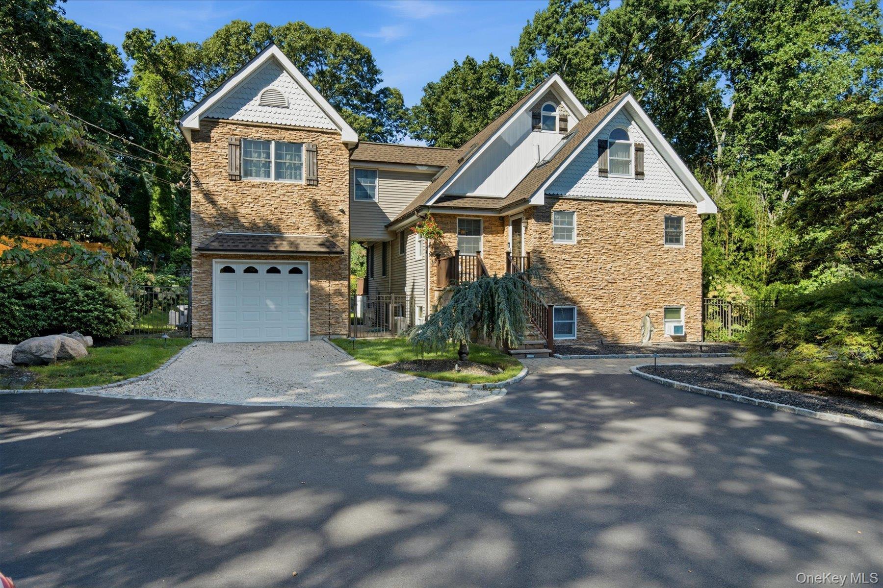 Single Family Sylvan Lane Suffolk County, NY 11764, MLS-1048589-2