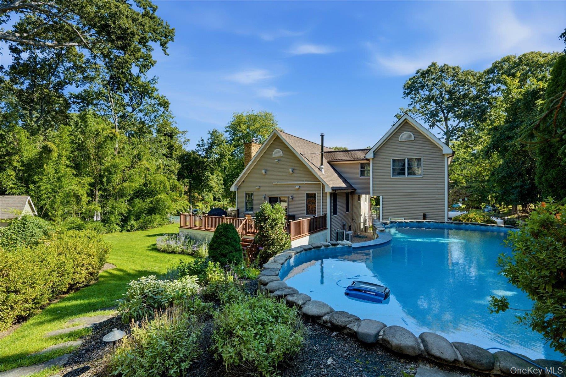 Single Family Sylvan Lane Suffolk County, NY 11764, MLS-1048589-6
