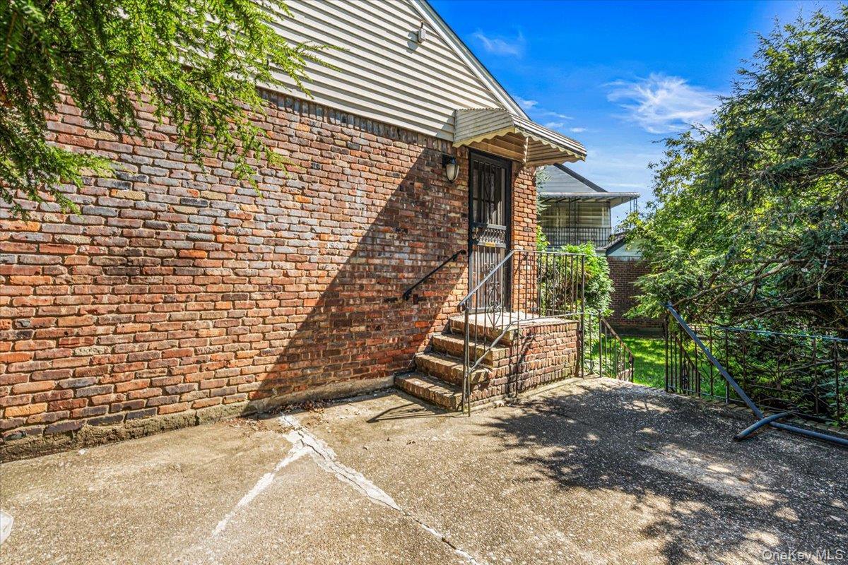 Single Family Stewart Road  Queens, NY 11364, MLS-1048593-29