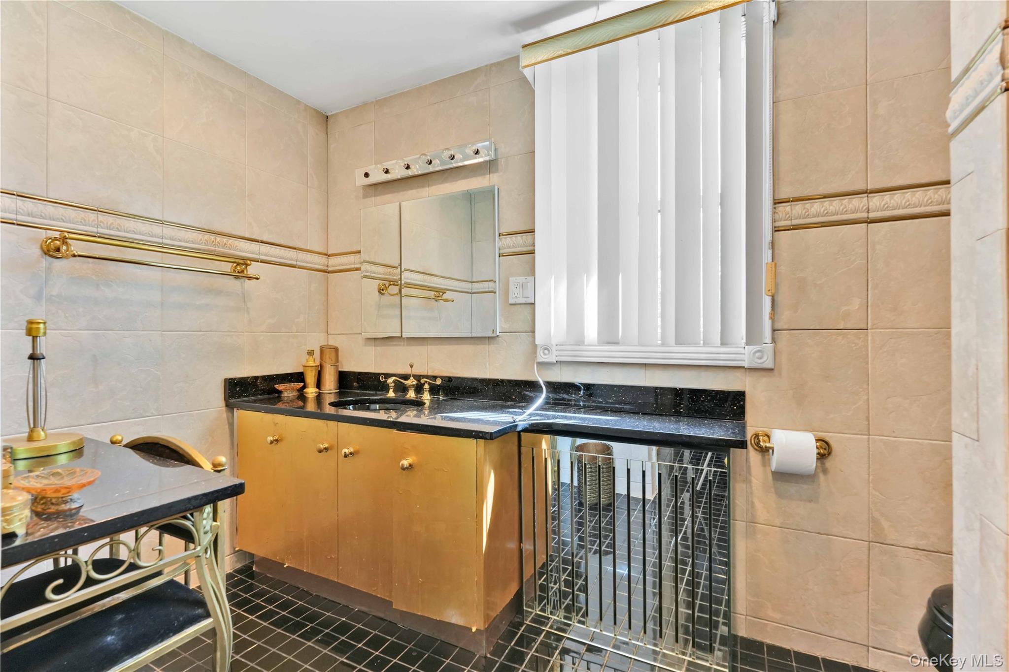 Single Family 227th Street Queens, NY 11413, MLS-1048599-18