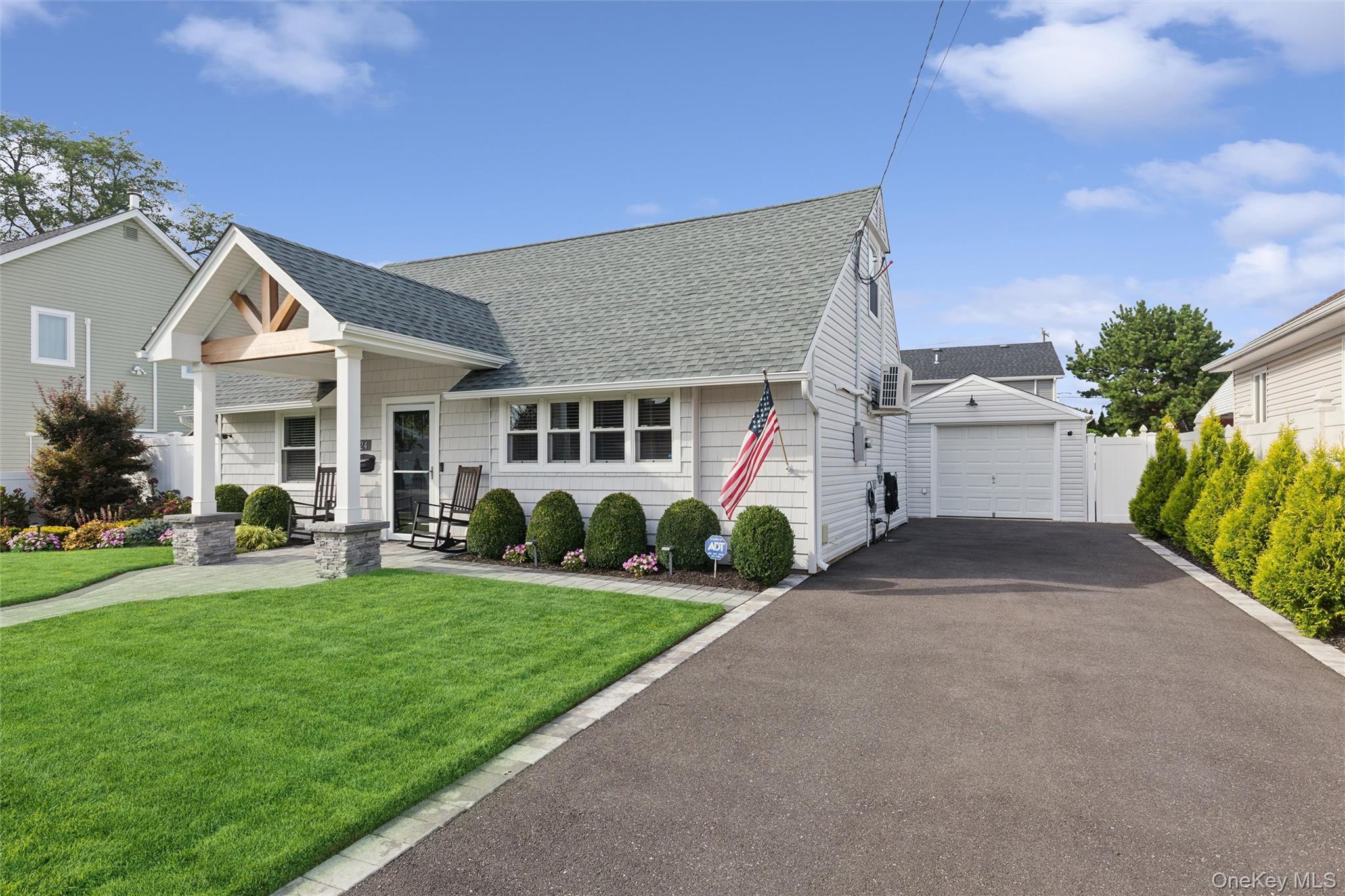 Single Family Essen Place  Nassau County, NY 11714, MLS-1048613-31