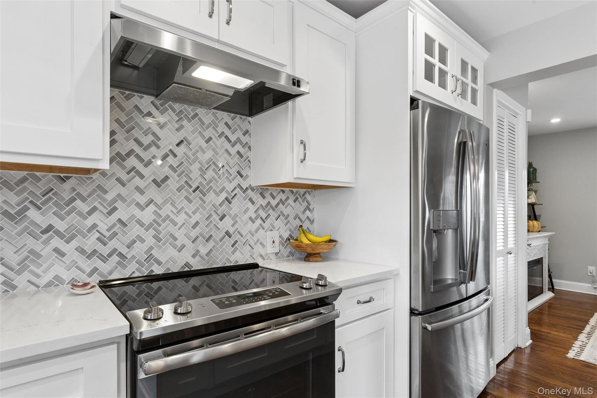 Single Family Essen Place  Nassau County, NY 11714, MLS-1048613-6