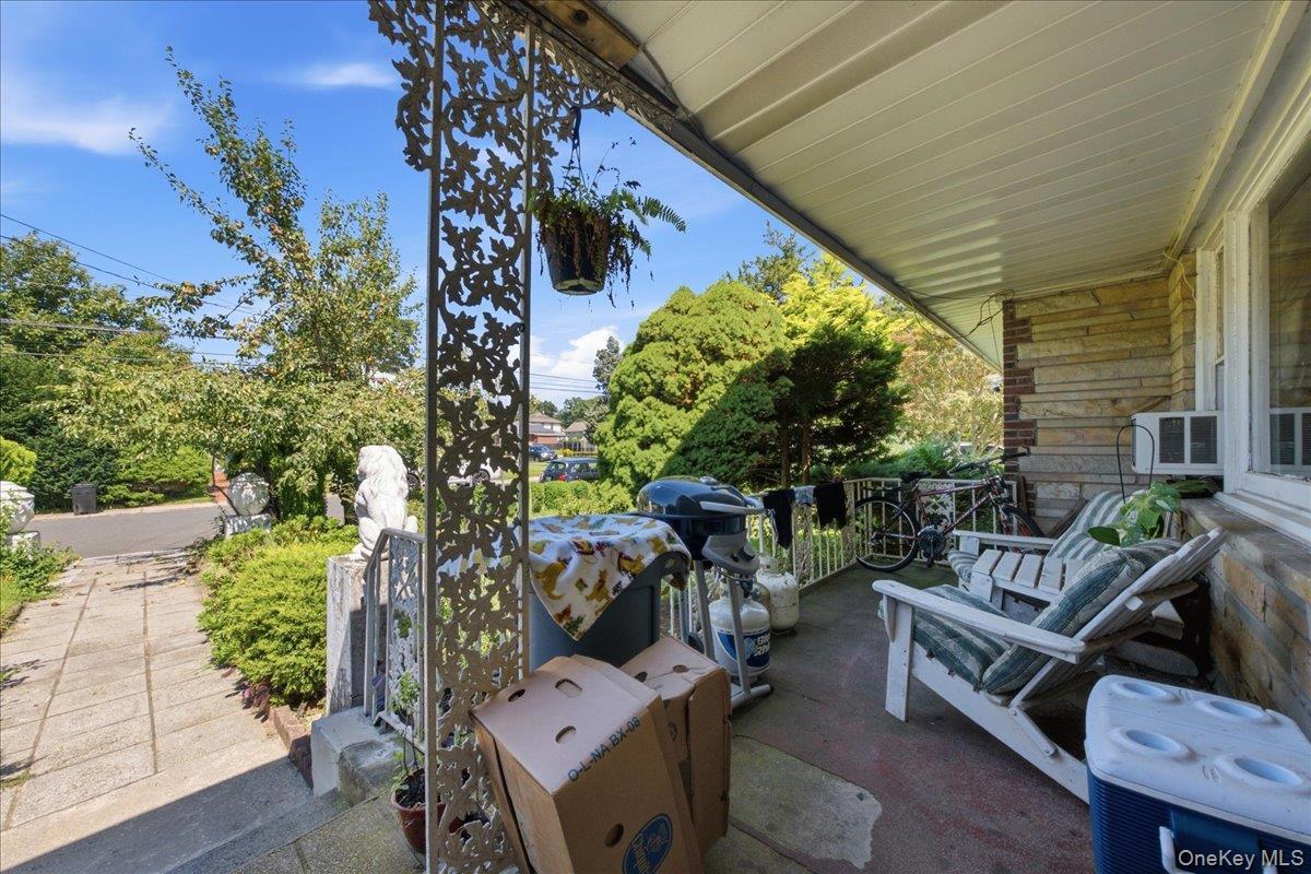 Single Family E 25th Street  Suffolk County, NY 11746, MLS-1048617-12