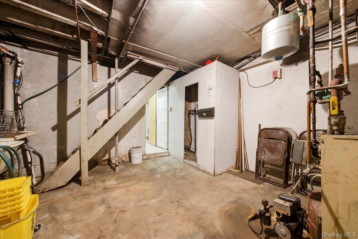 Single Family E 25th Street  Suffolk County, NY 11746, MLS-1048617-29
