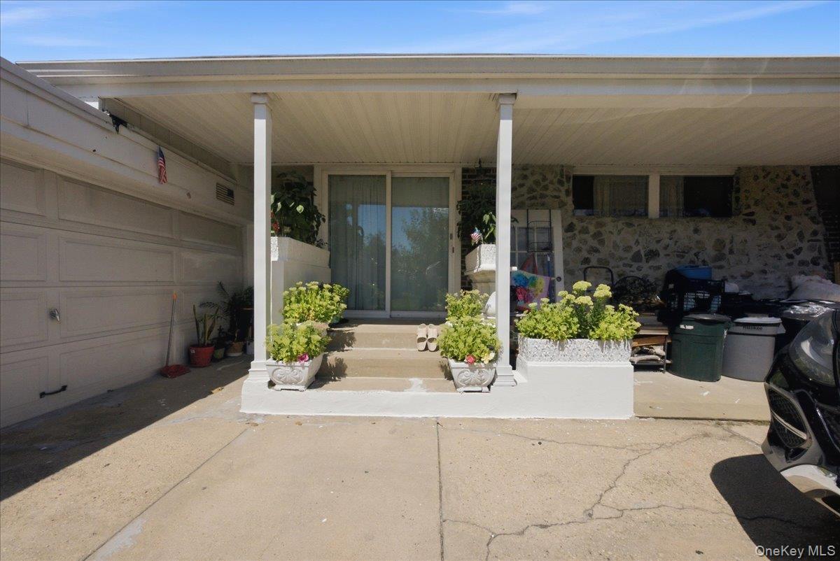 Single Family E 25th Street  Suffolk County, NY 11746, MLS-1048617-30